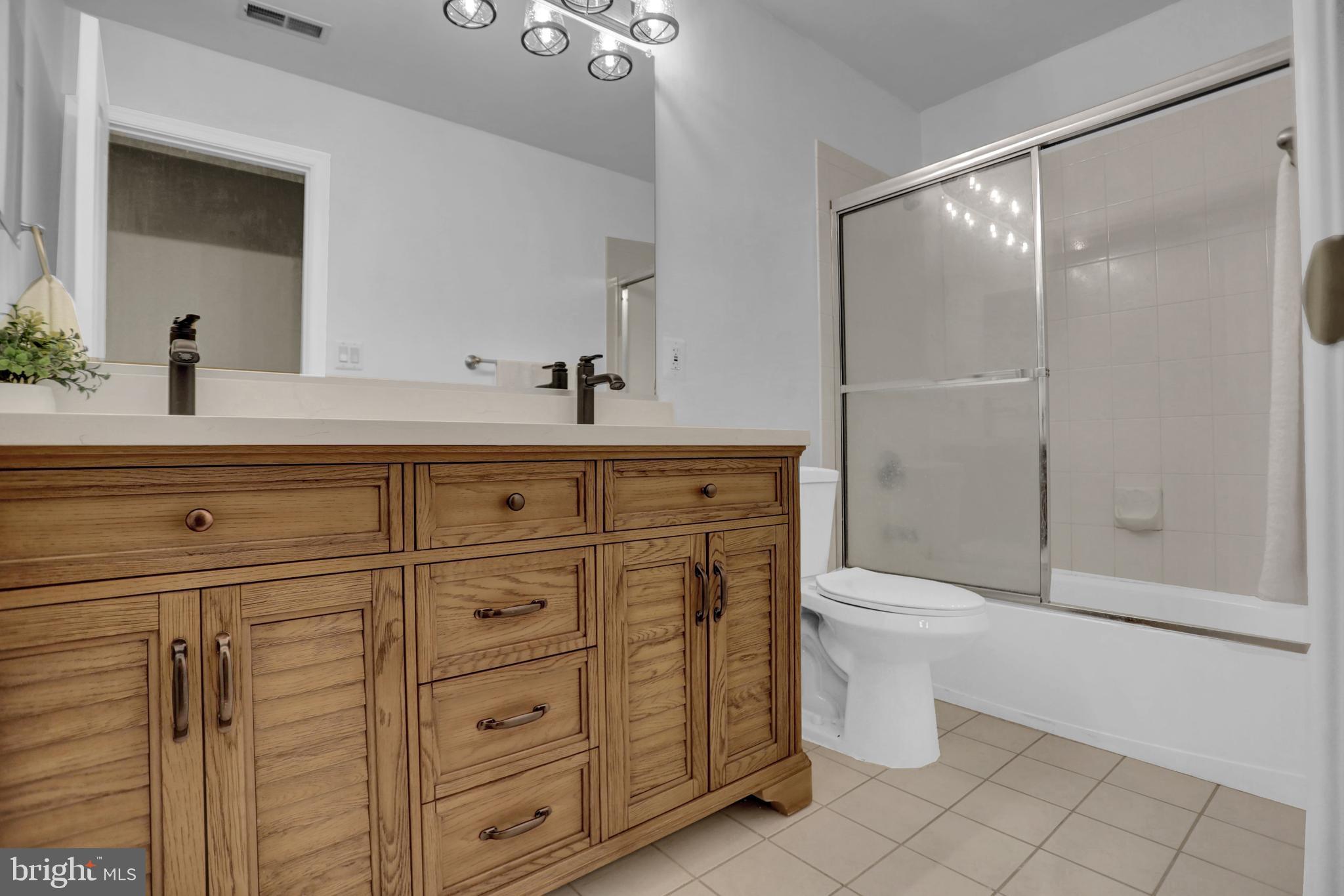 FIELDERS FARM - Residential