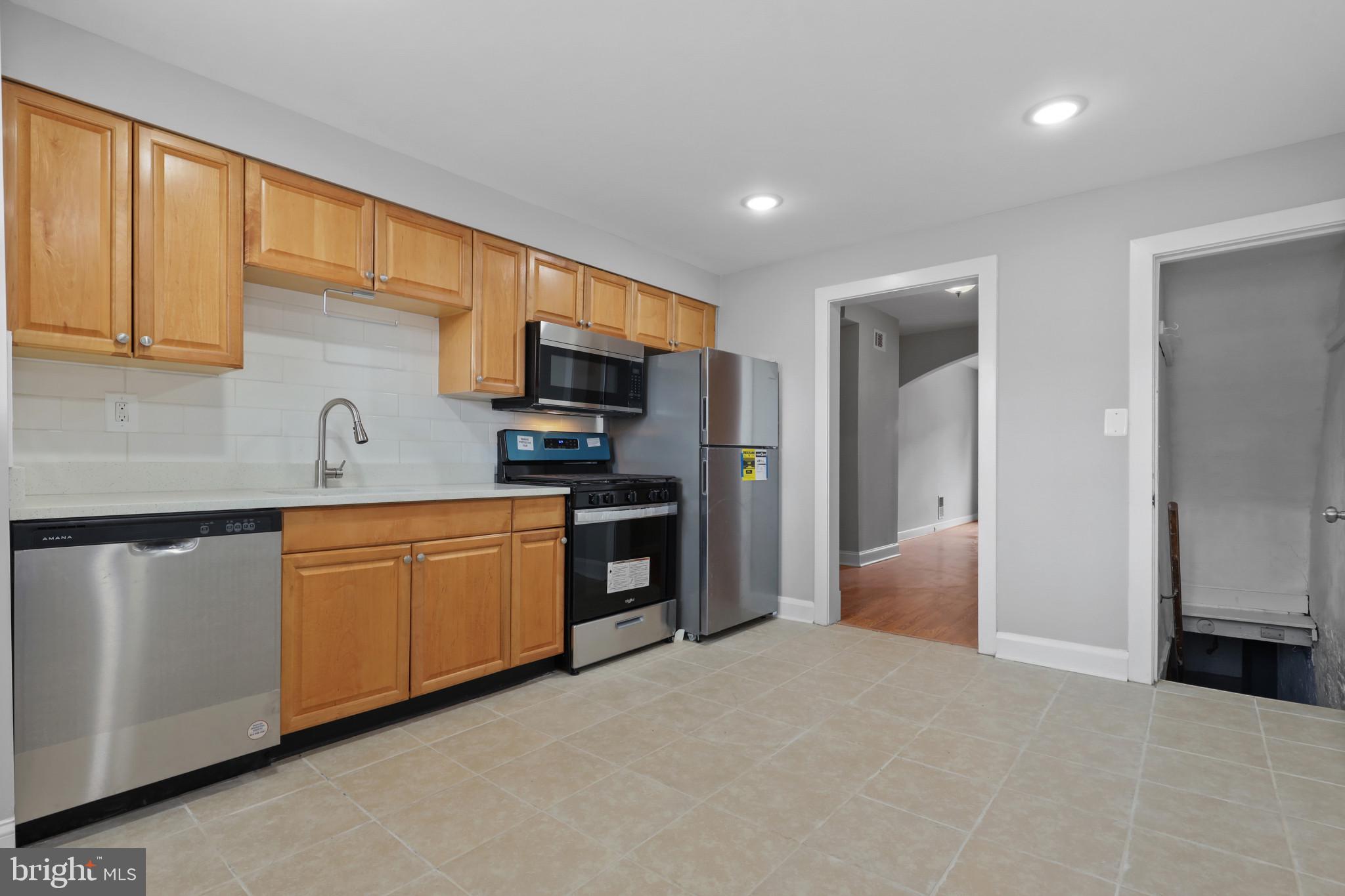HIGHLANDTOWN - Residential Lease
