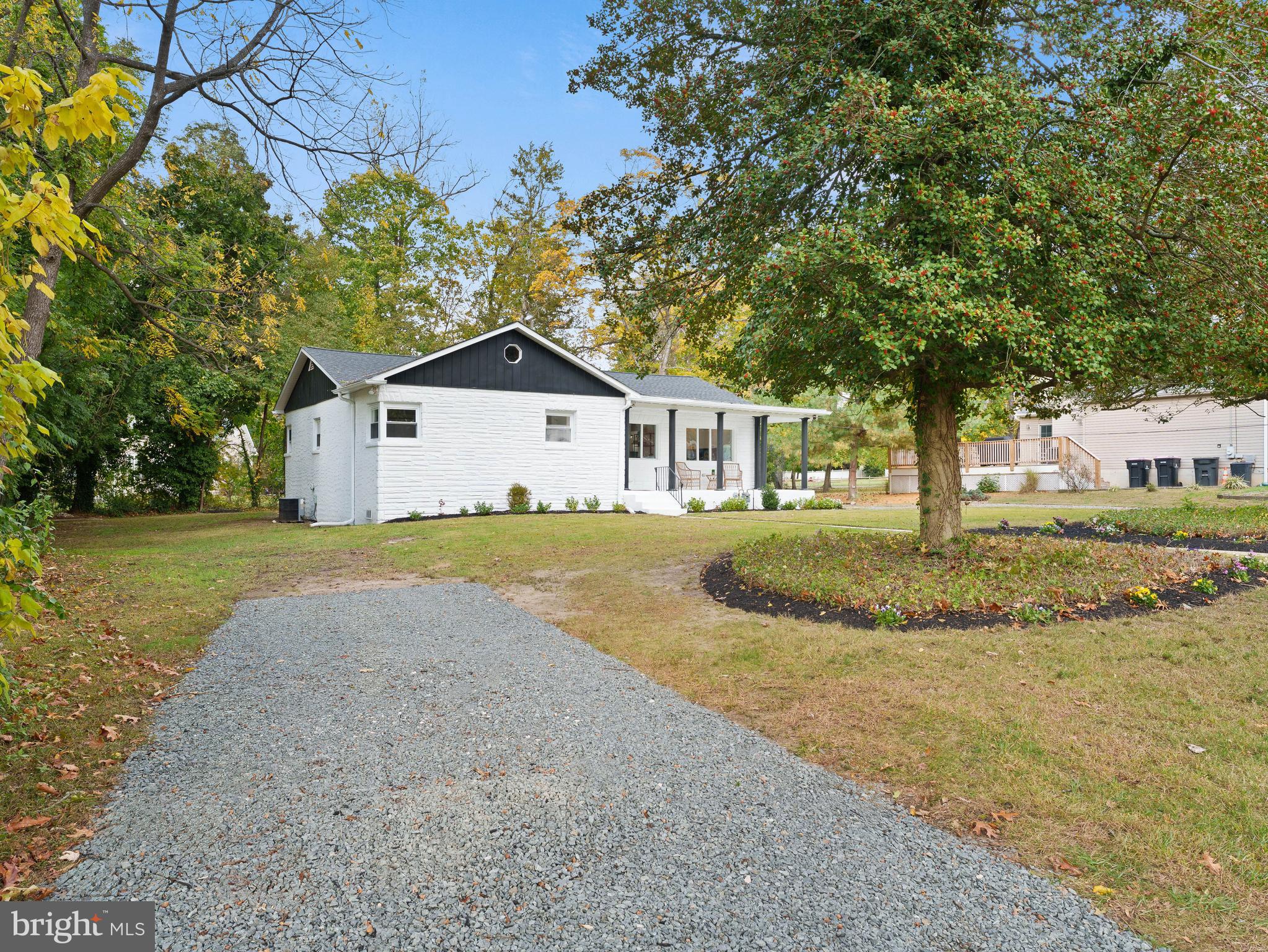 253 W CENTRAL AVENUE