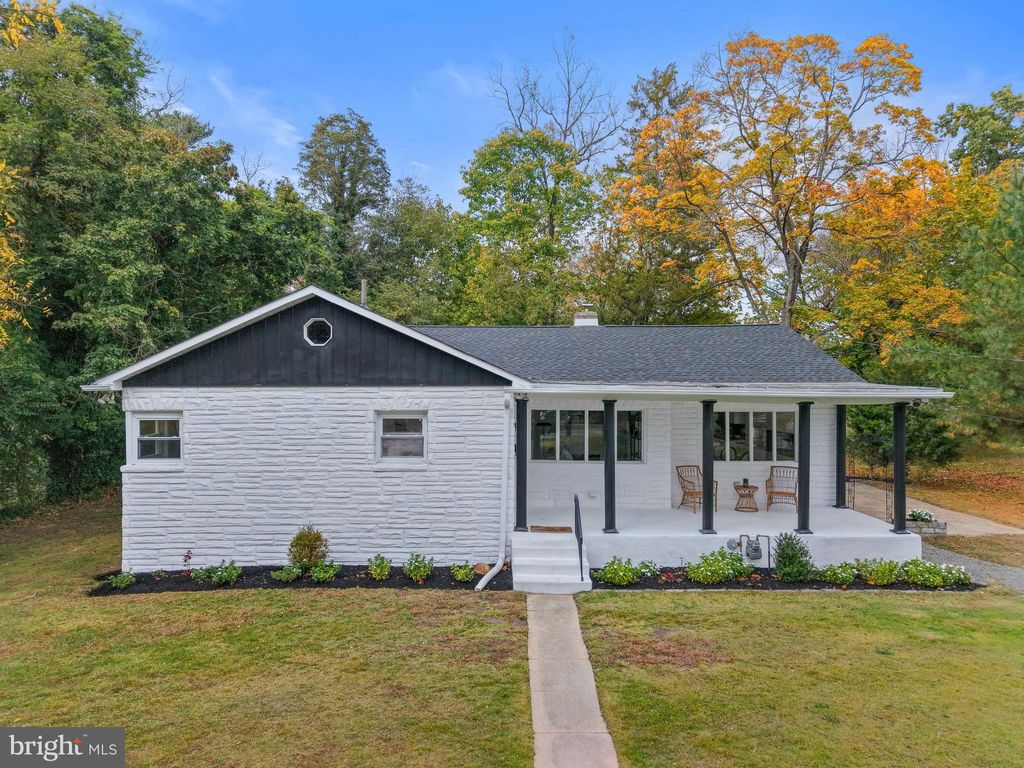 Photo of 253 W Central Avenue, BLACKWOOD, NJ 08012 (MLS # NJCD2105074)