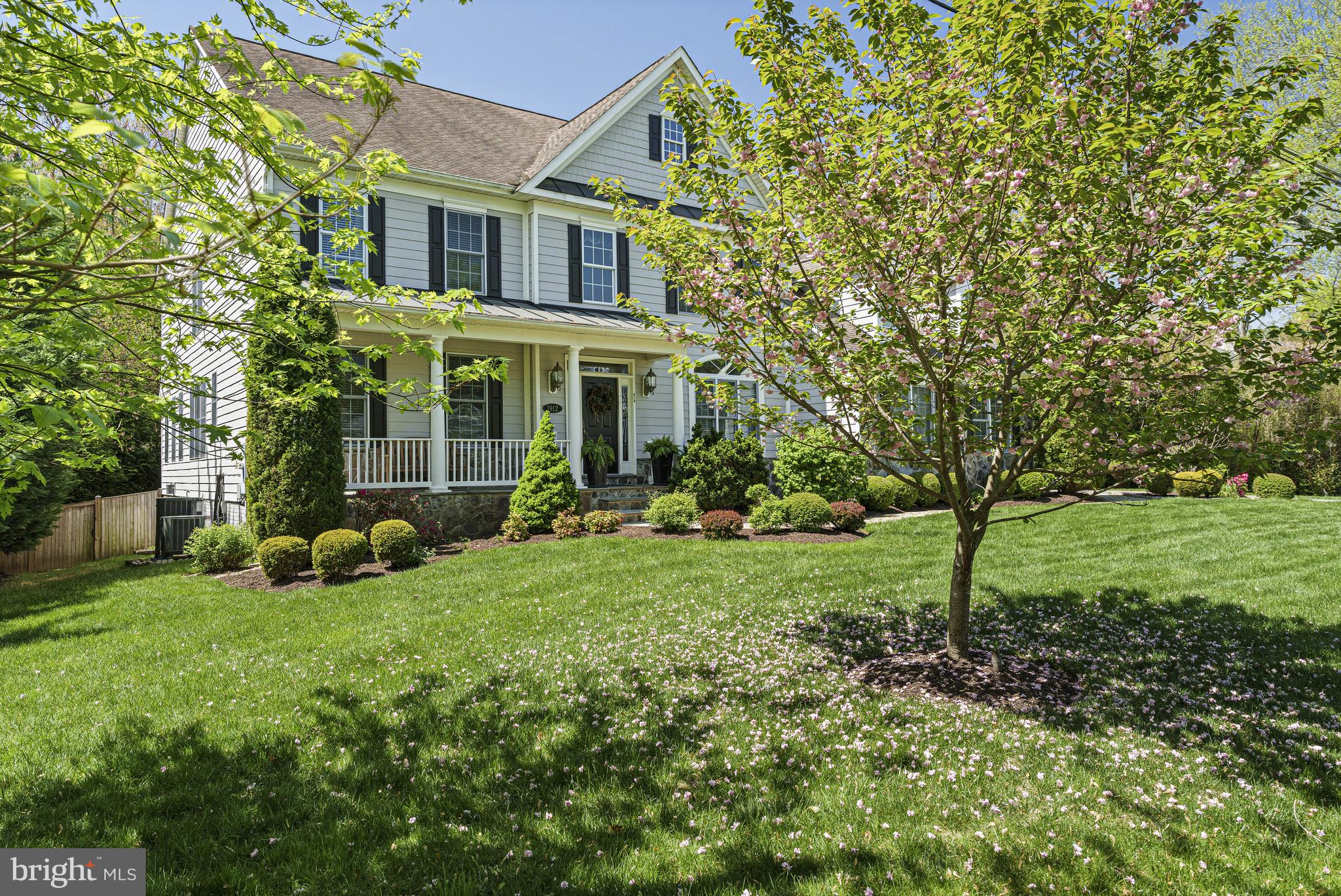 1912 CORLISS COURT