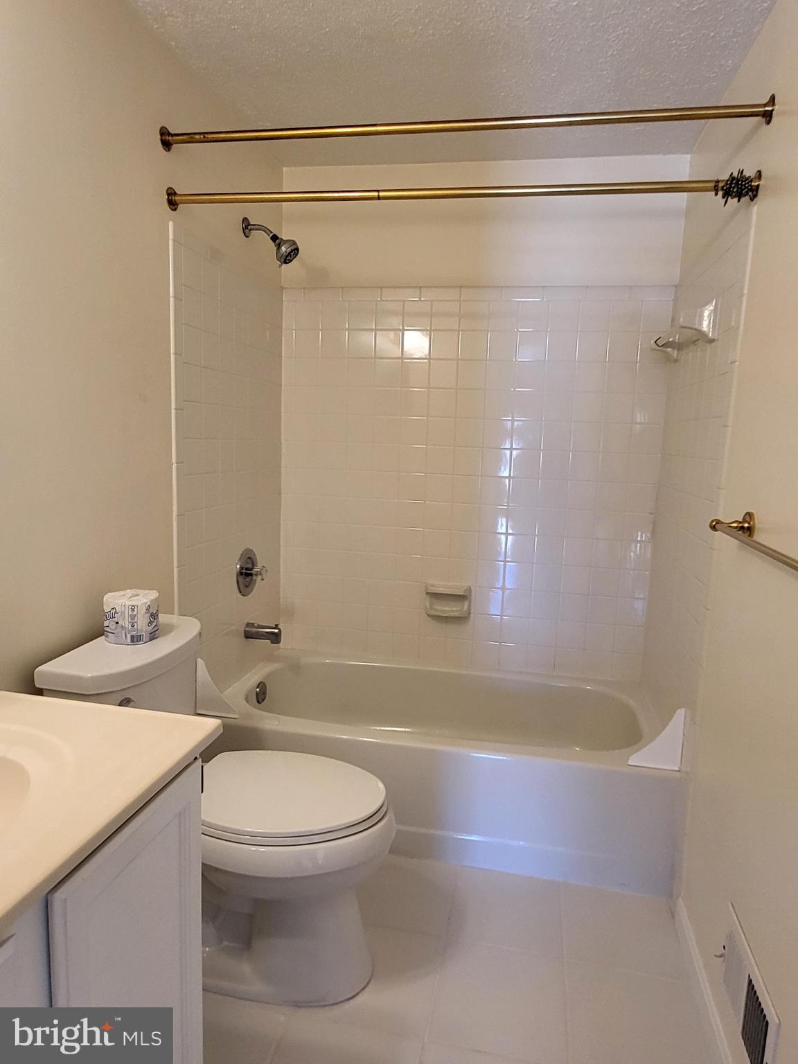 EXETER - Residential Lease