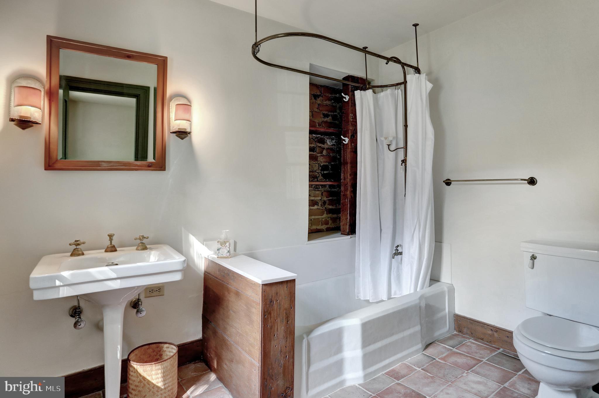 CAVES VALLEY - Residential