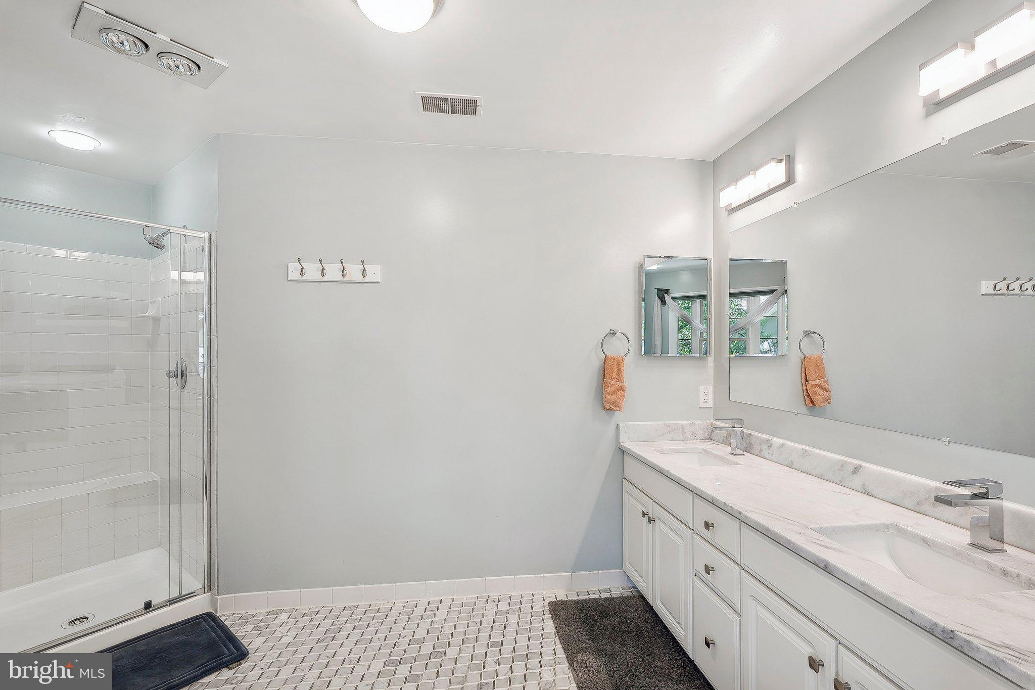 EDGEMOORE - Residential