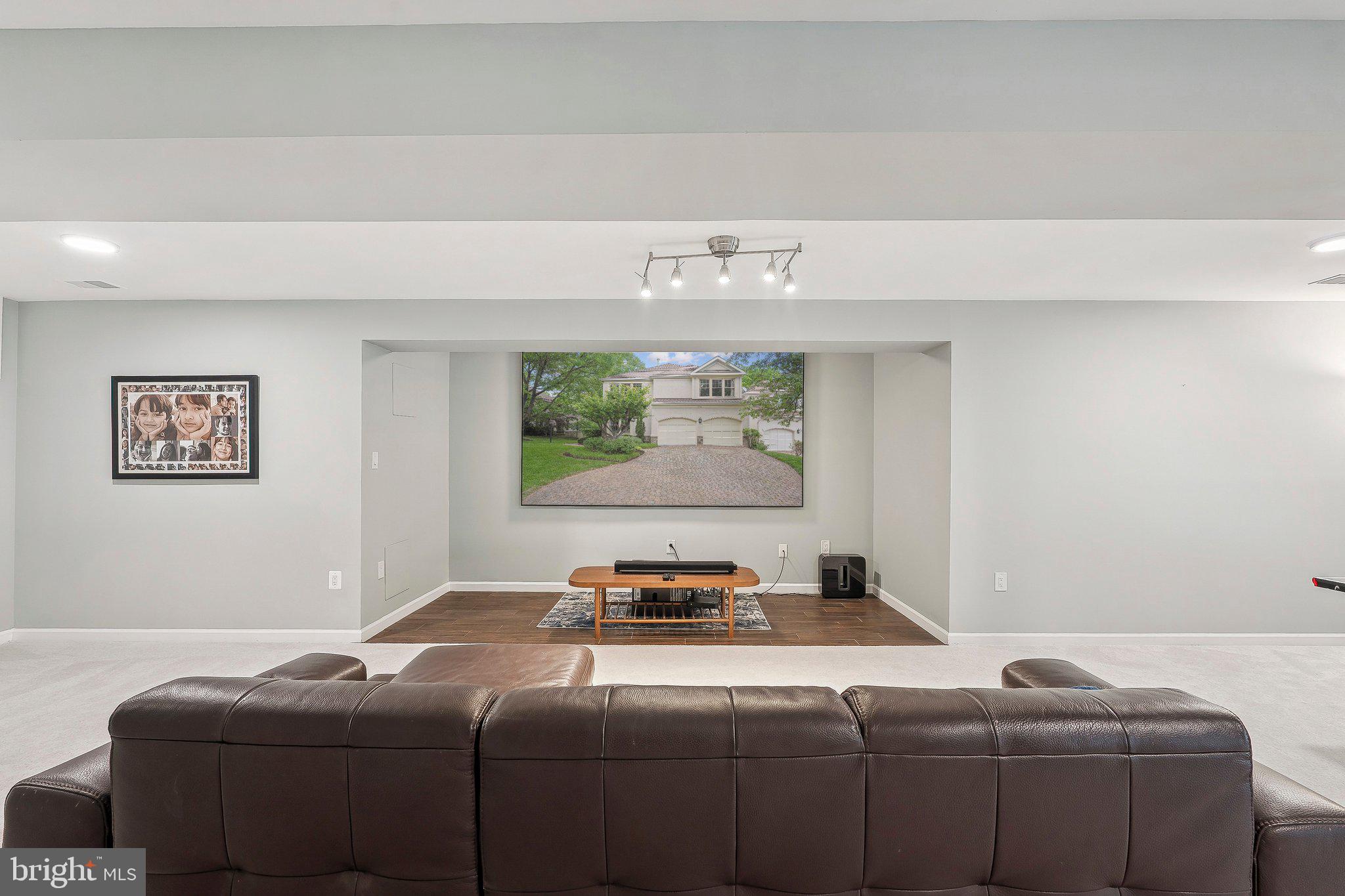 EDGEMOORE - Residential