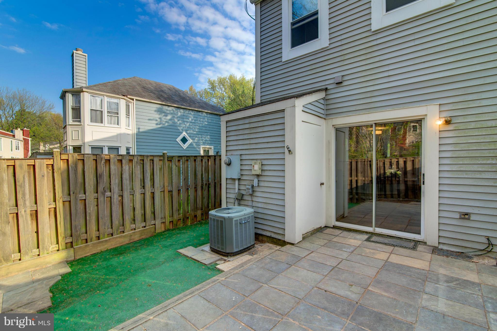 RESTON - Residential