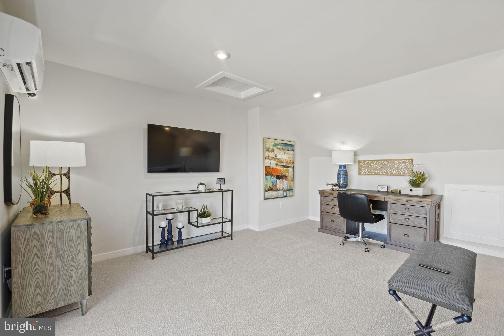 POTOMAC SHORES - Residential