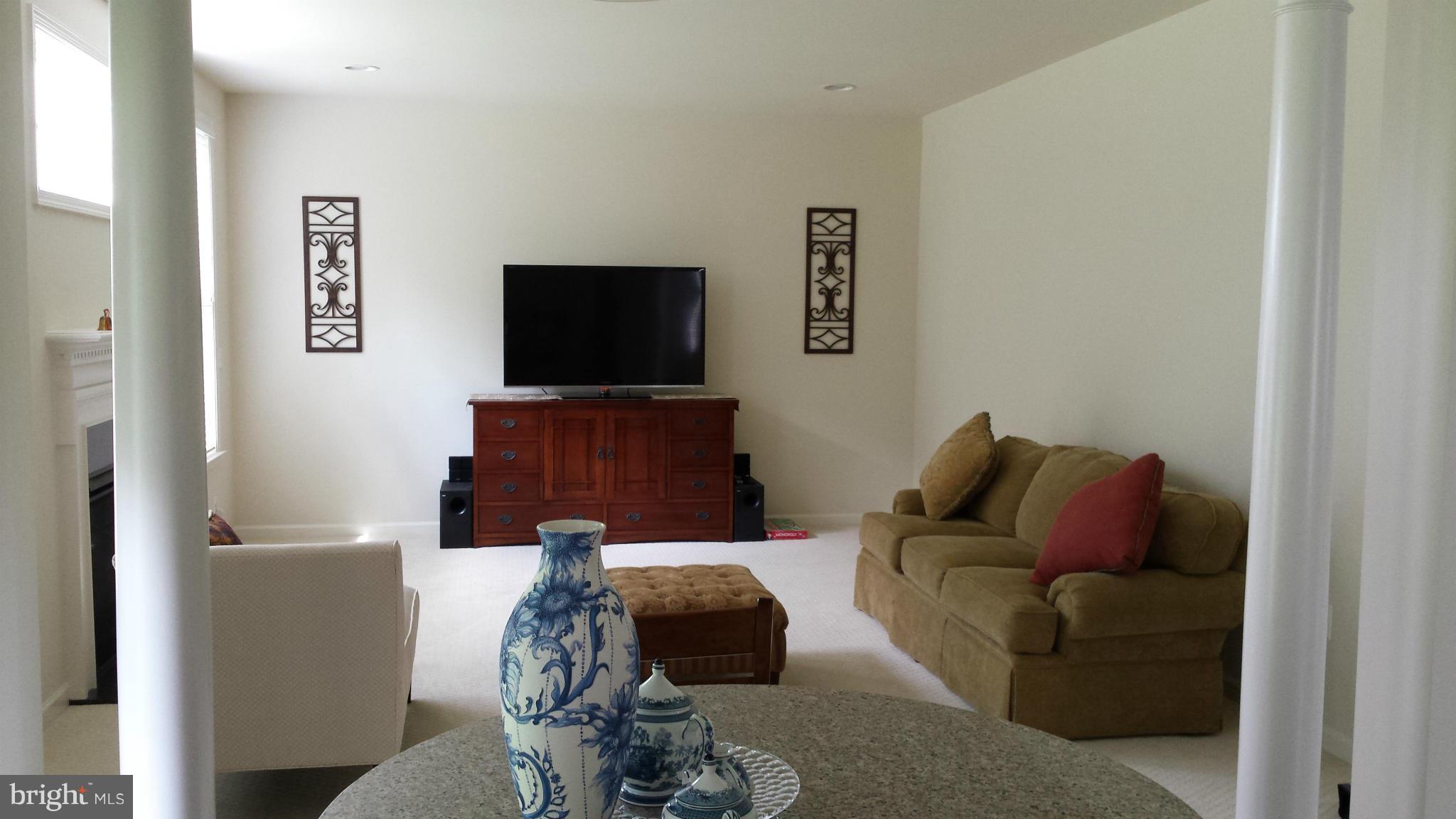 LOUDOUN VALLEY ESTATES 2 - Residential