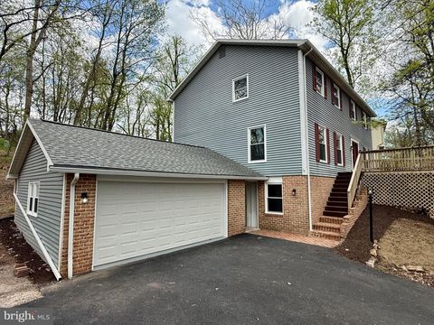 11 PINE TREE DRIVE NEW CUMBERLAND PA 17070