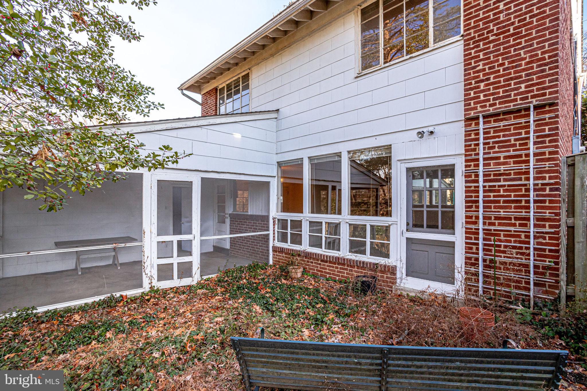 DOUGLAS PARK - Residential