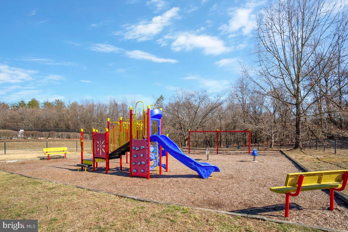 SADDLEBROOK WEST - Residential