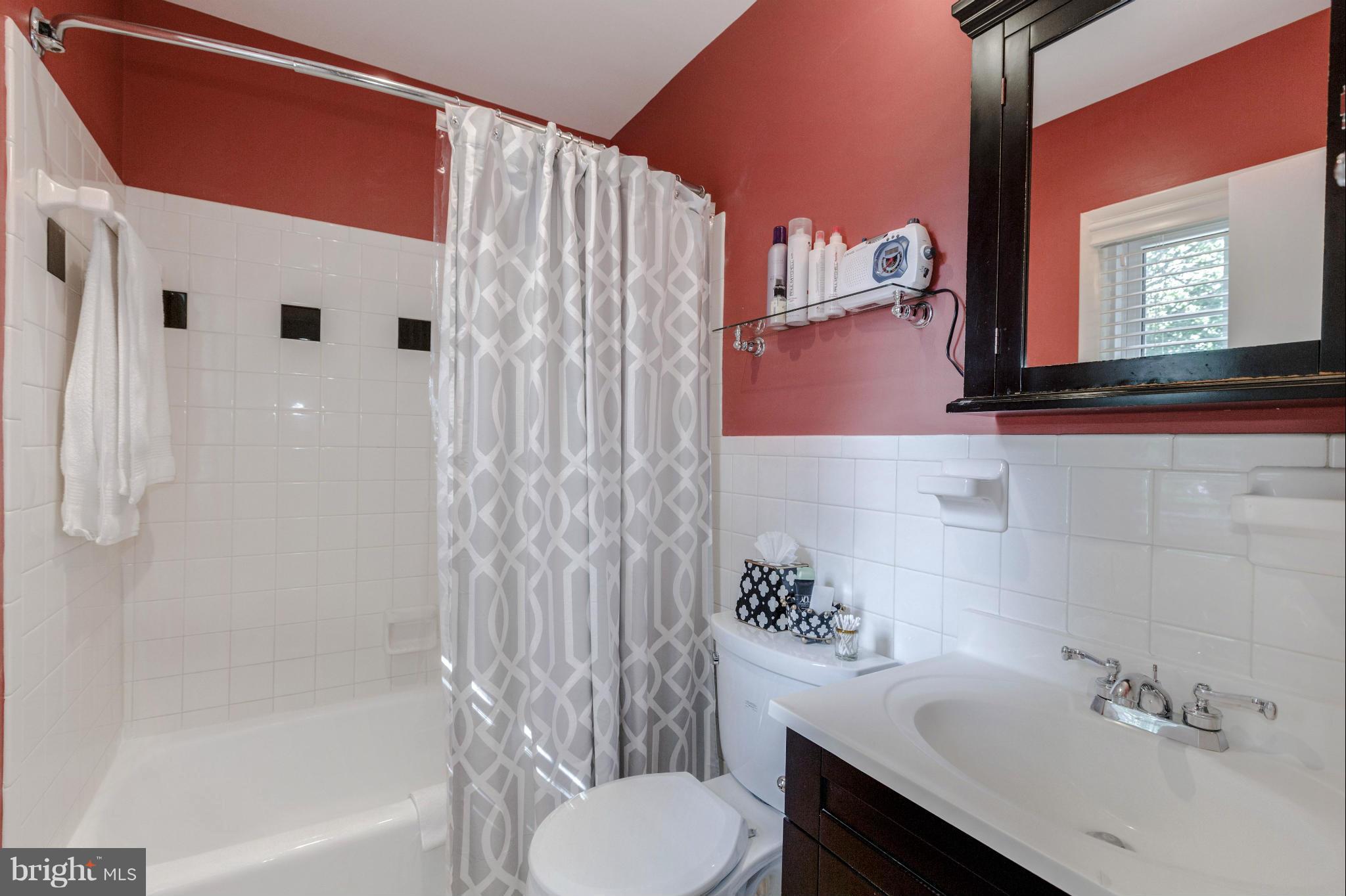 MC LEAN HAMLET - Residential