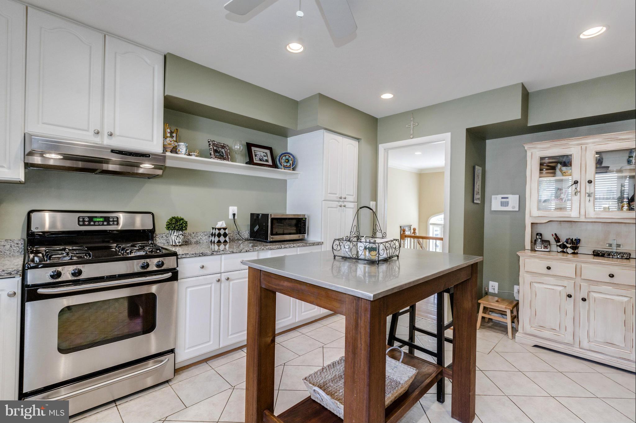 MC LEAN HAMLET - Residential