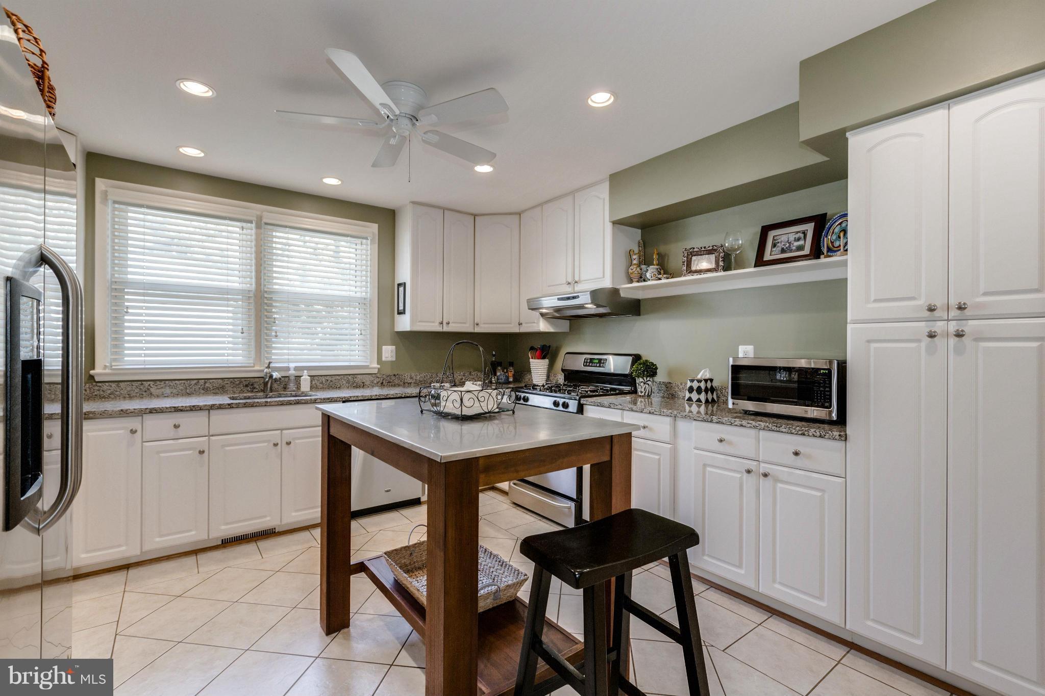 MC LEAN HAMLET - Residential