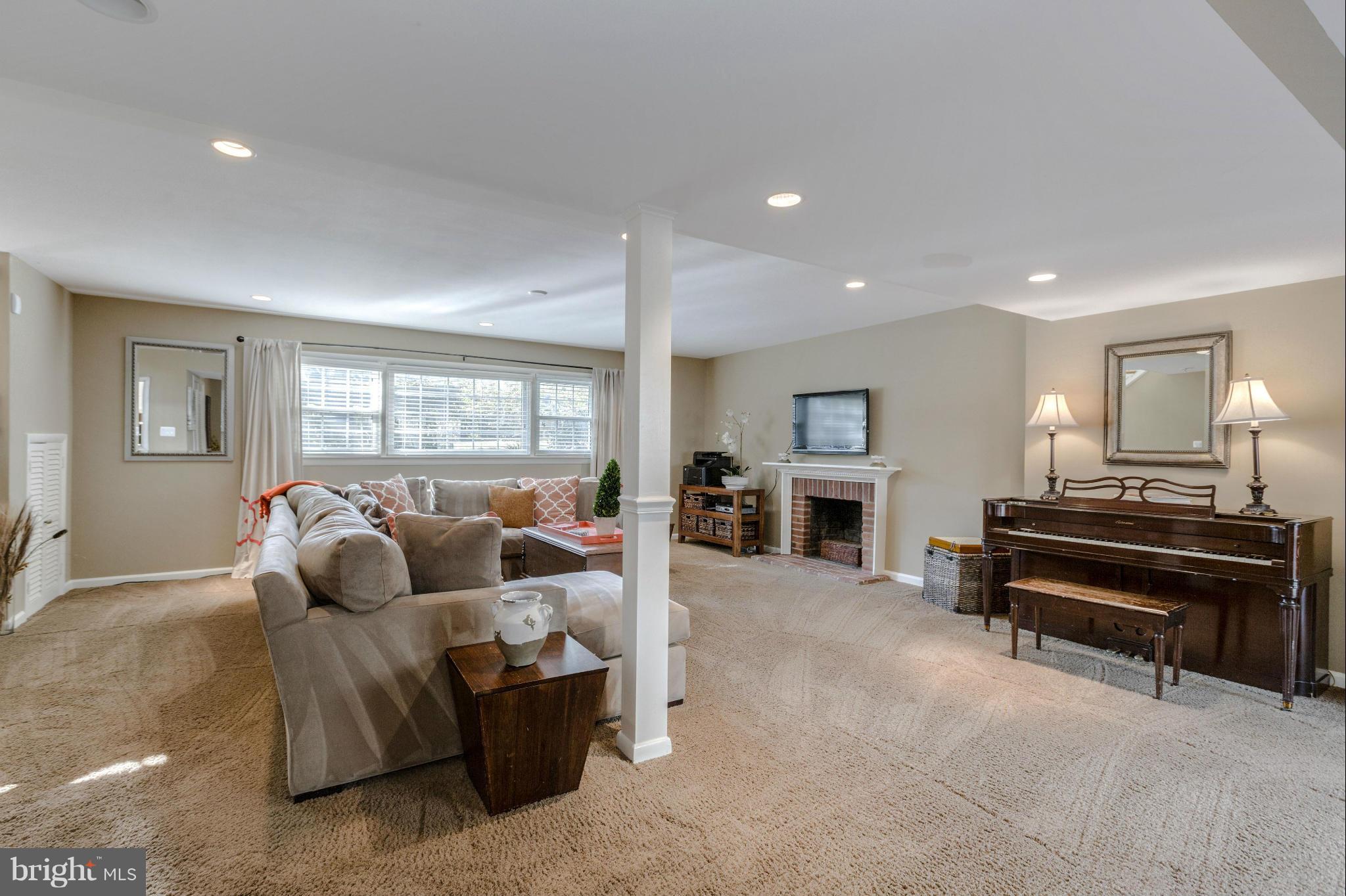 MC LEAN HAMLET - Residential