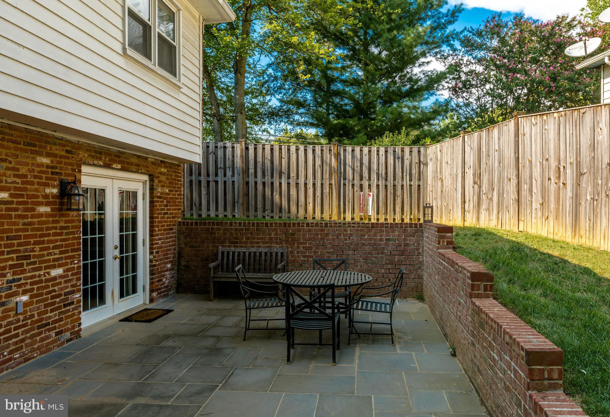 MC LEAN HAMLET - Residential