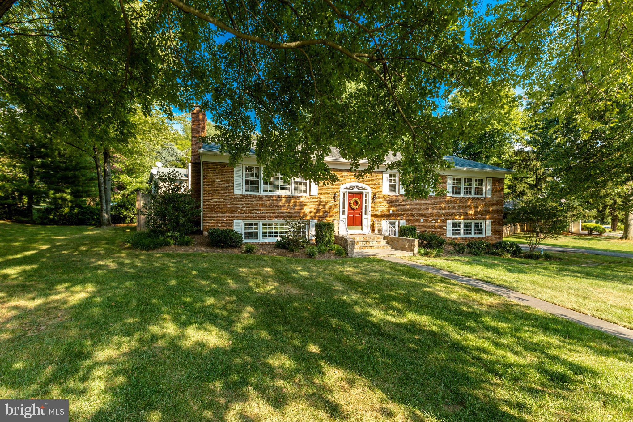 MC LEAN HAMLET - Residential