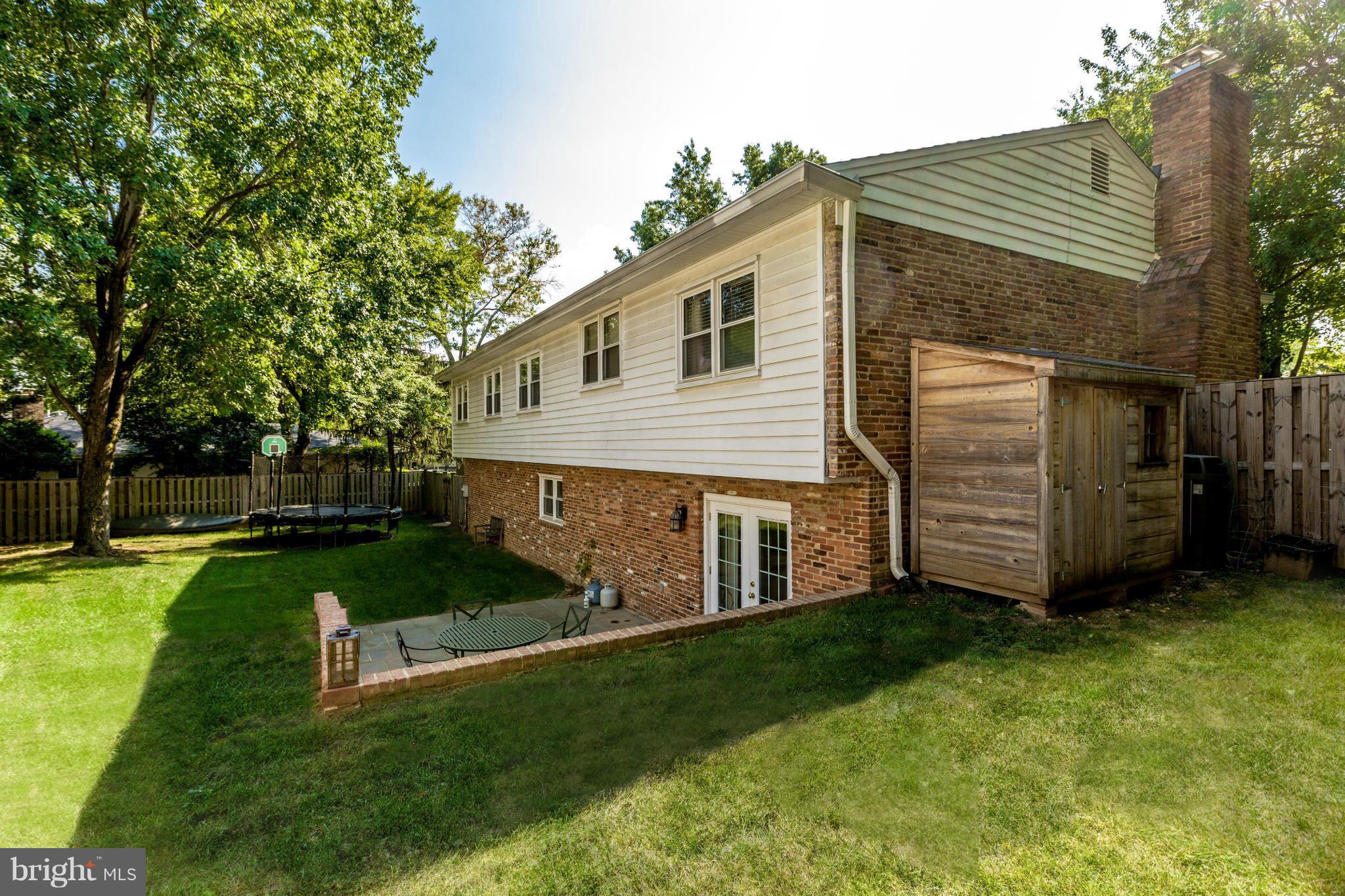 MC LEAN HAMLET - Residential