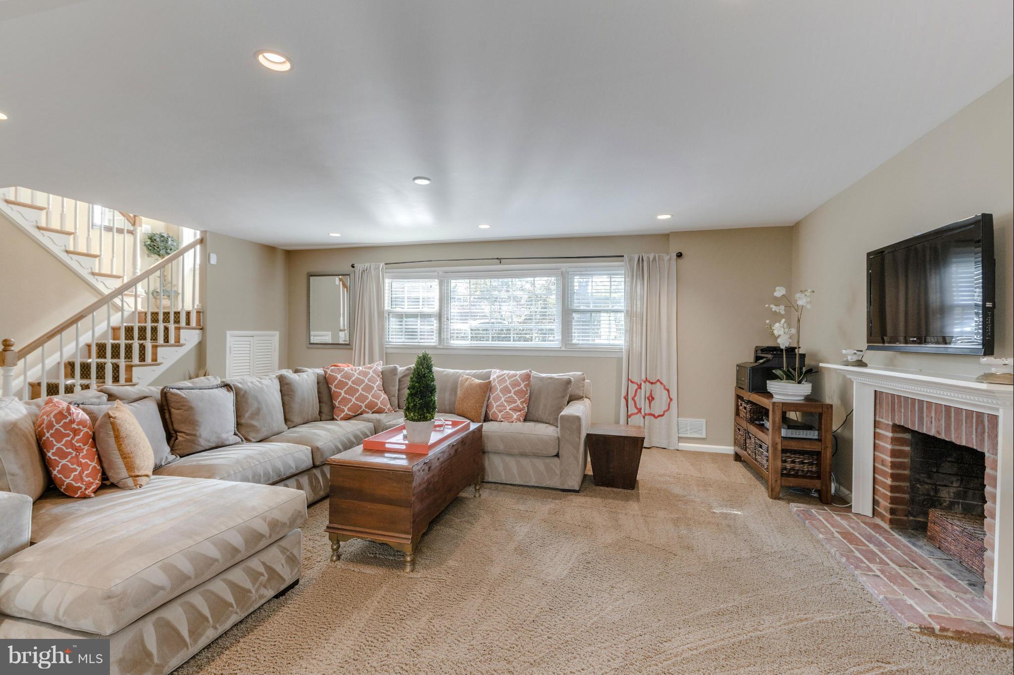 MC LEAN HAMLET - Residential