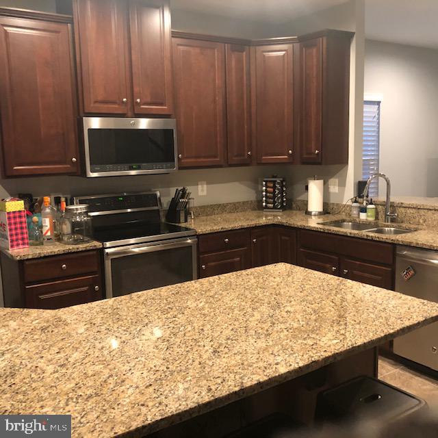 CREEKSIDE VILLAGE AT TANYARD SPRINGS - Residential