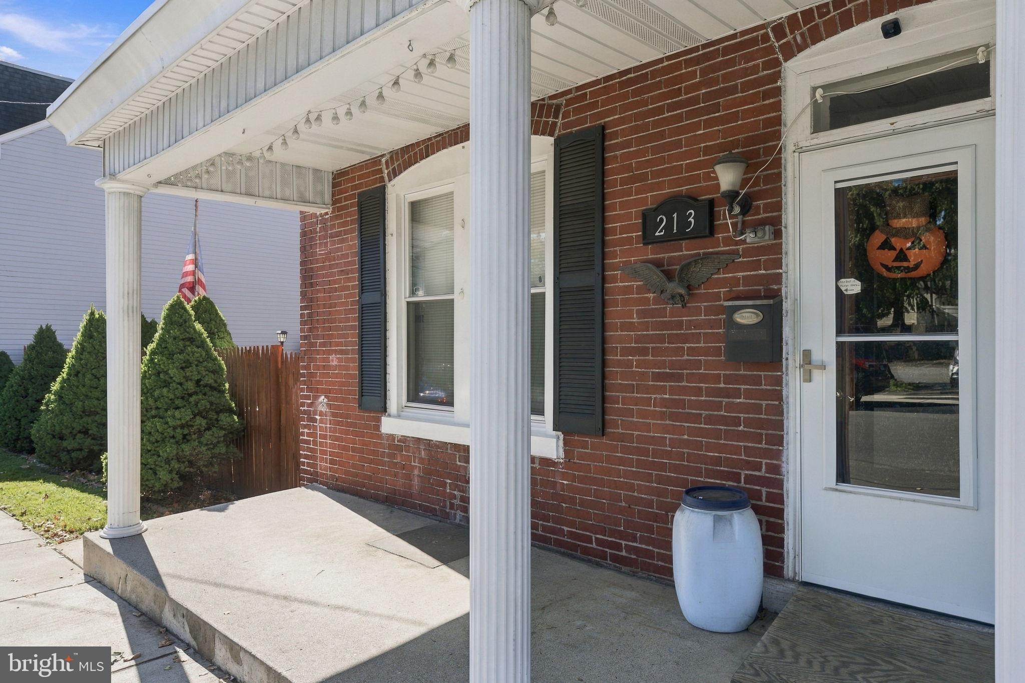 213 S 10TH STREET