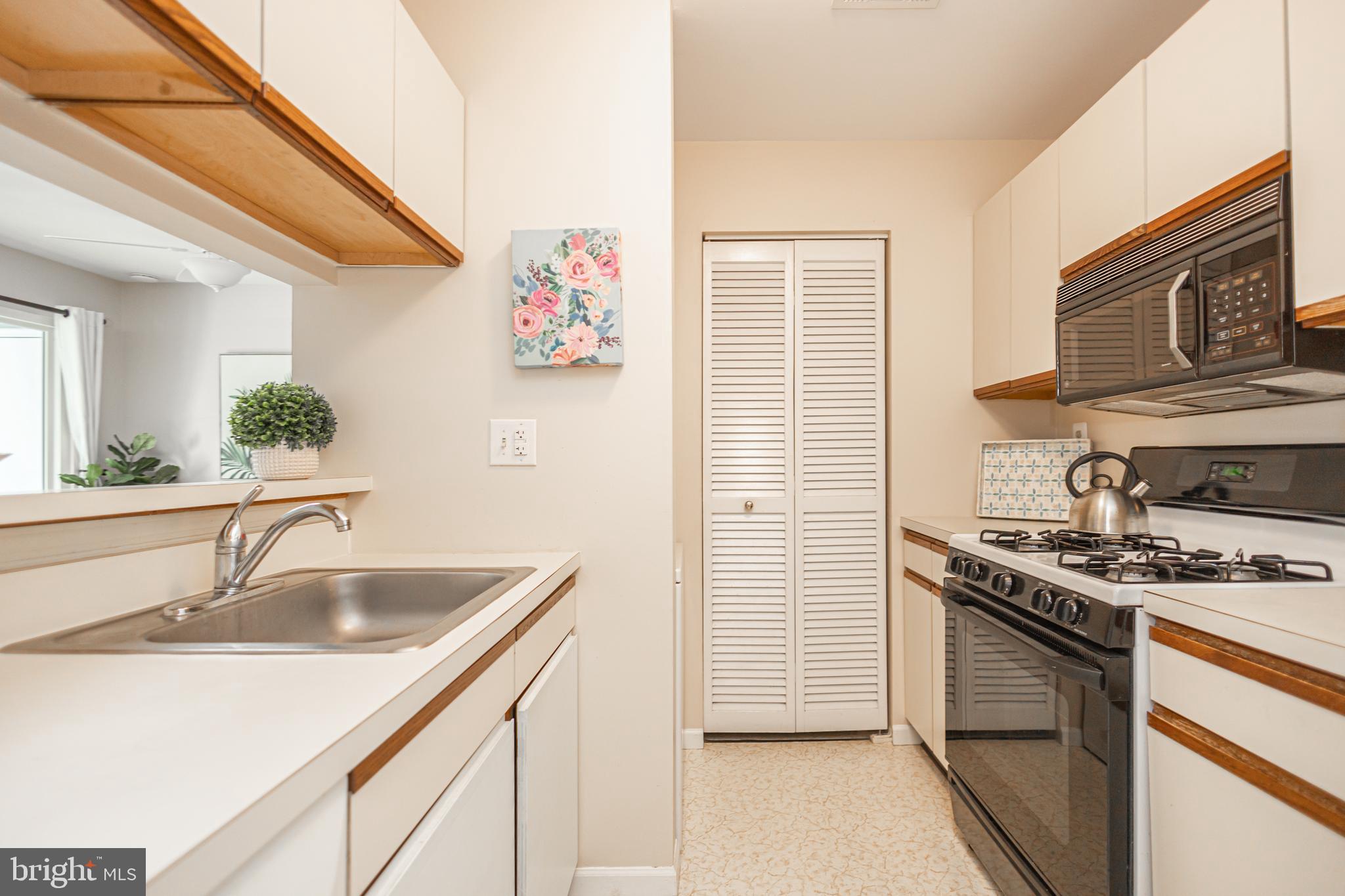 CROWN POINT - Residential