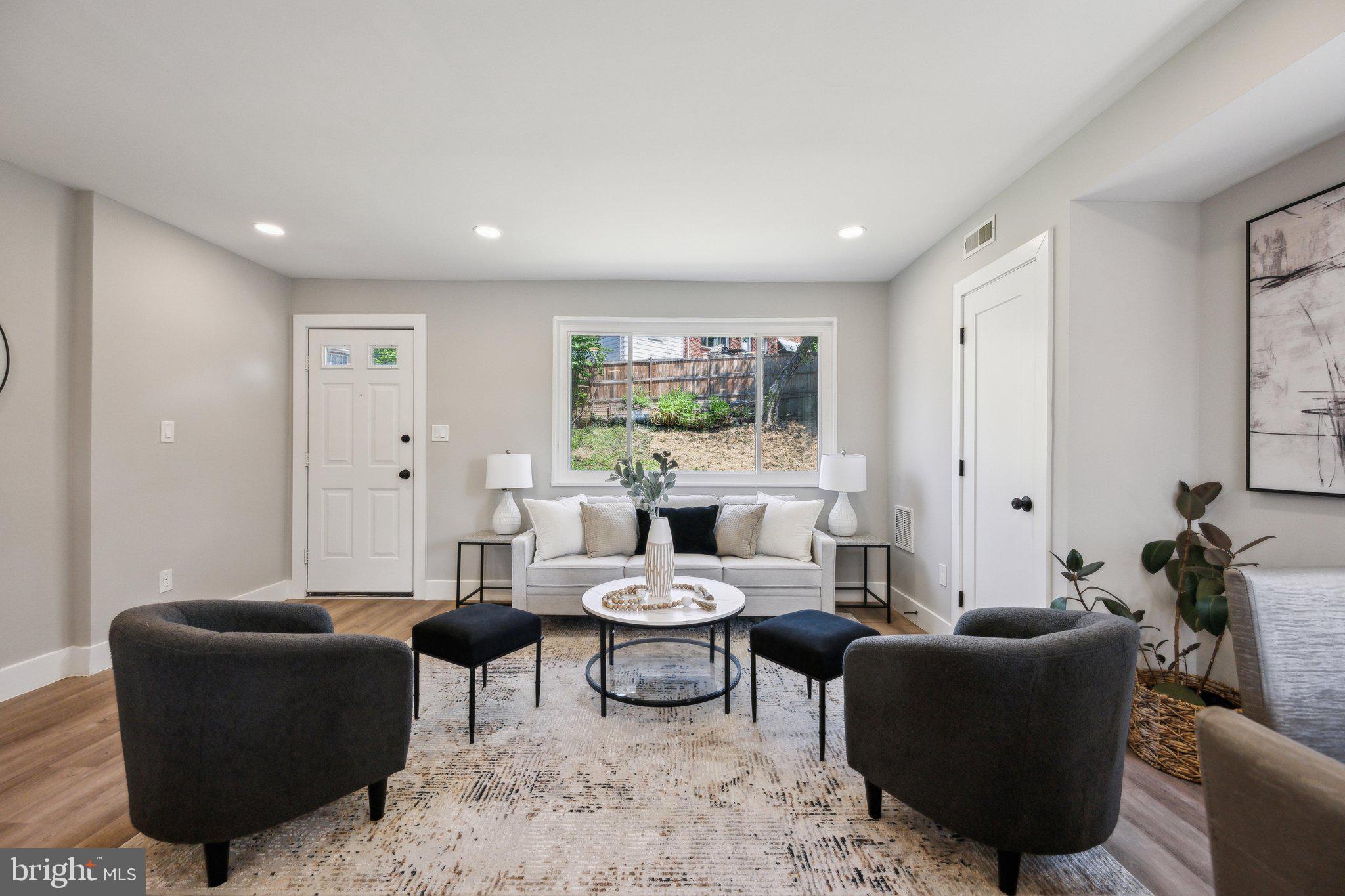 GLASSMANOR - Residential