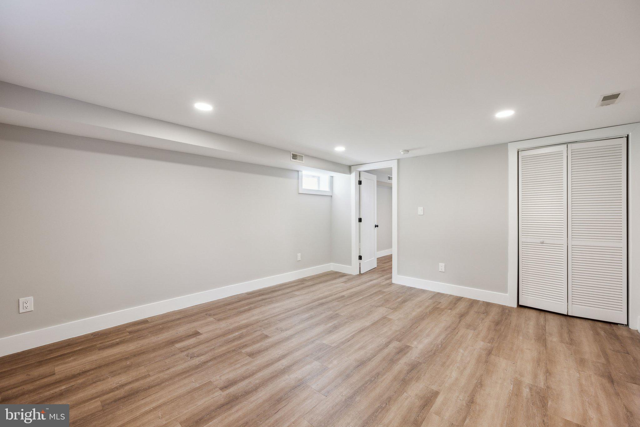 GLASSMANOR - Residential