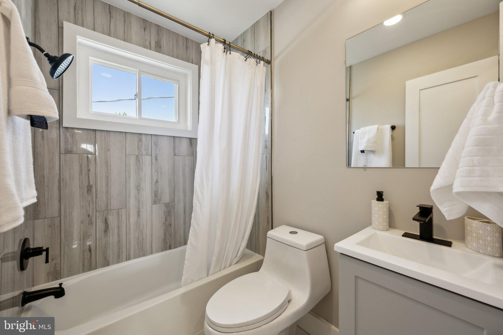 GLASSMANOR - Residential