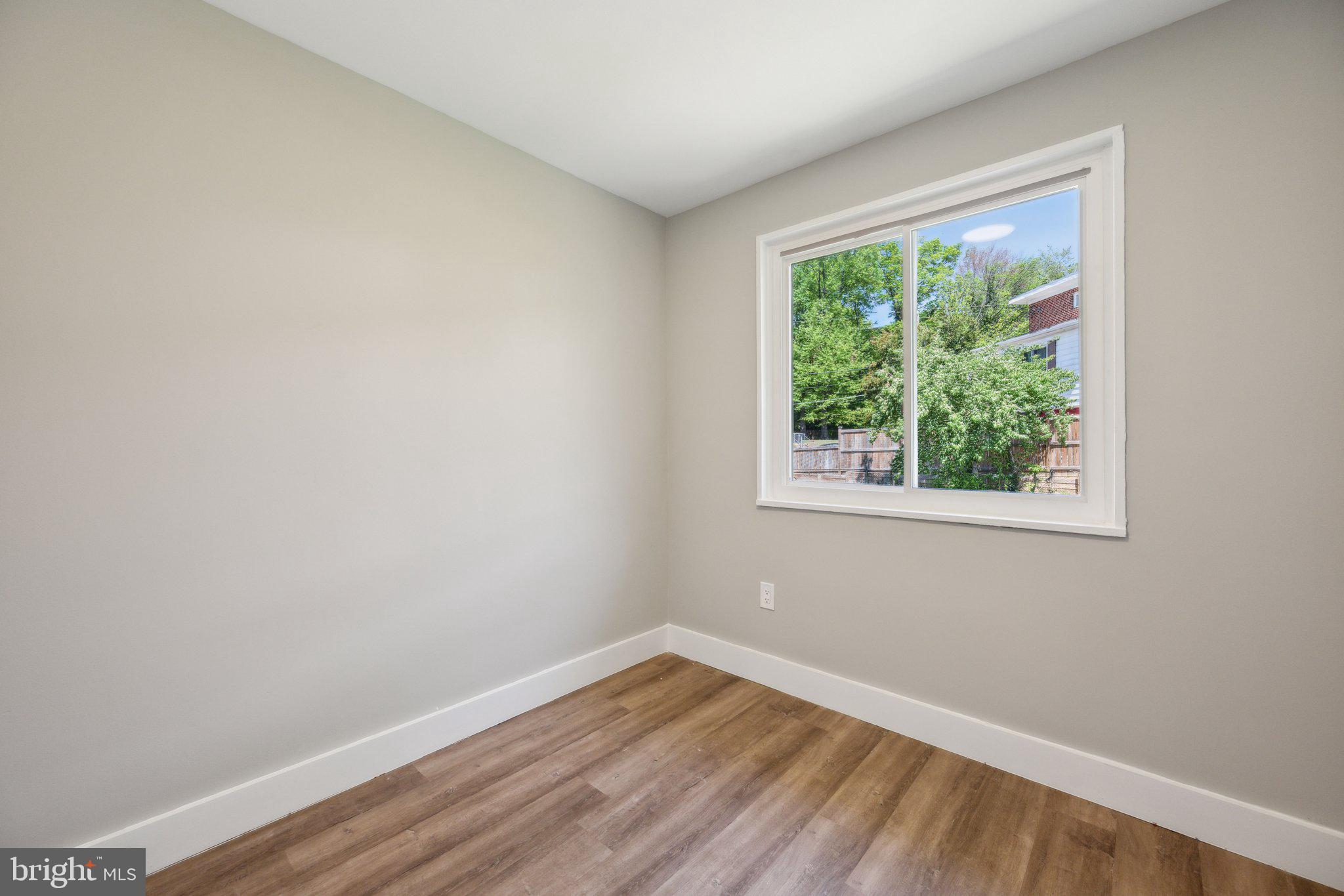 GLASSMANOR - Residential