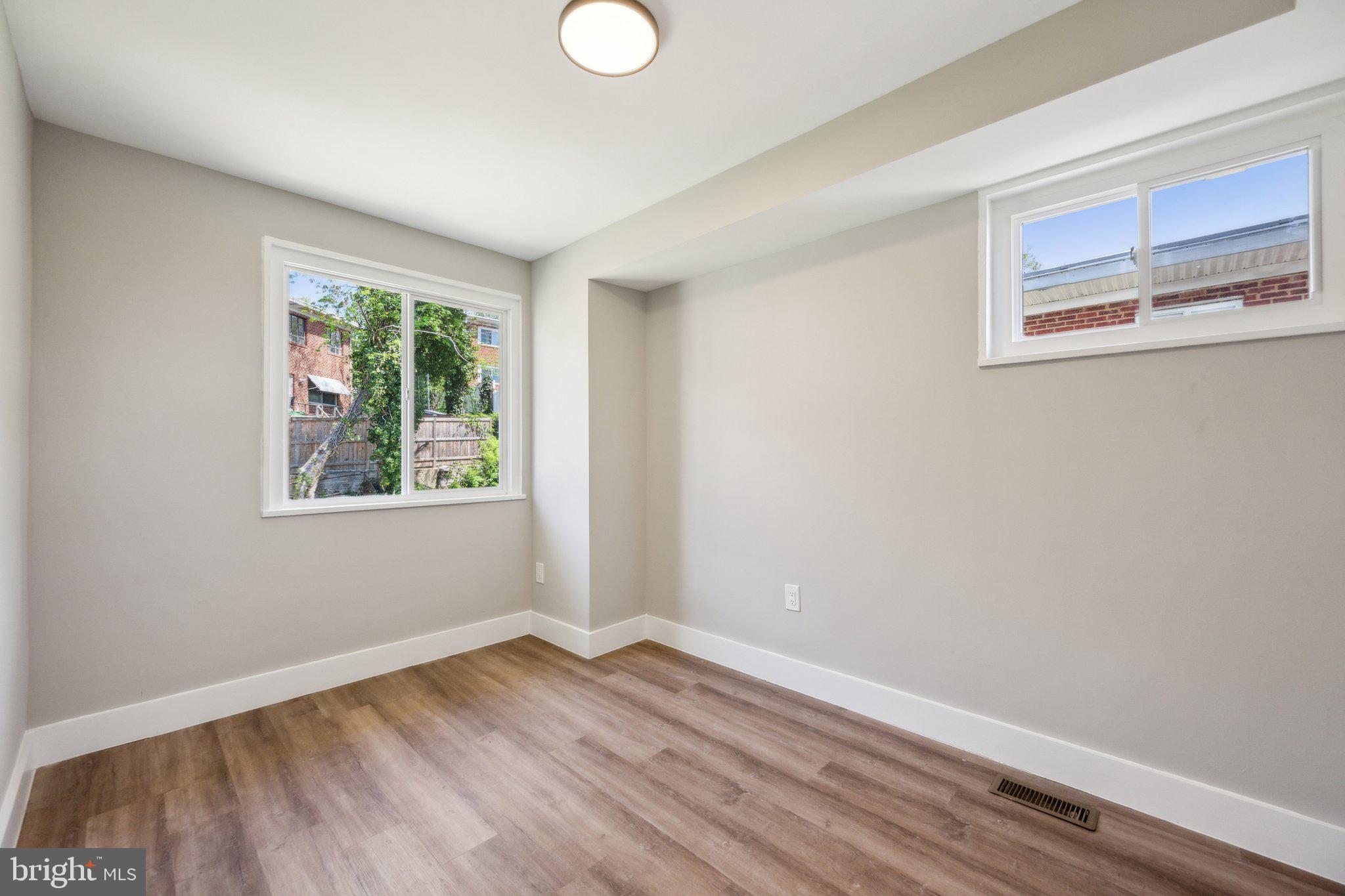 GLASSMANOR - Residential