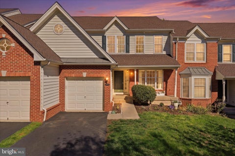 Townhouse For Sale - 5506 Arrowfield Terrace<br/> HAYMARKET, VA 20169
