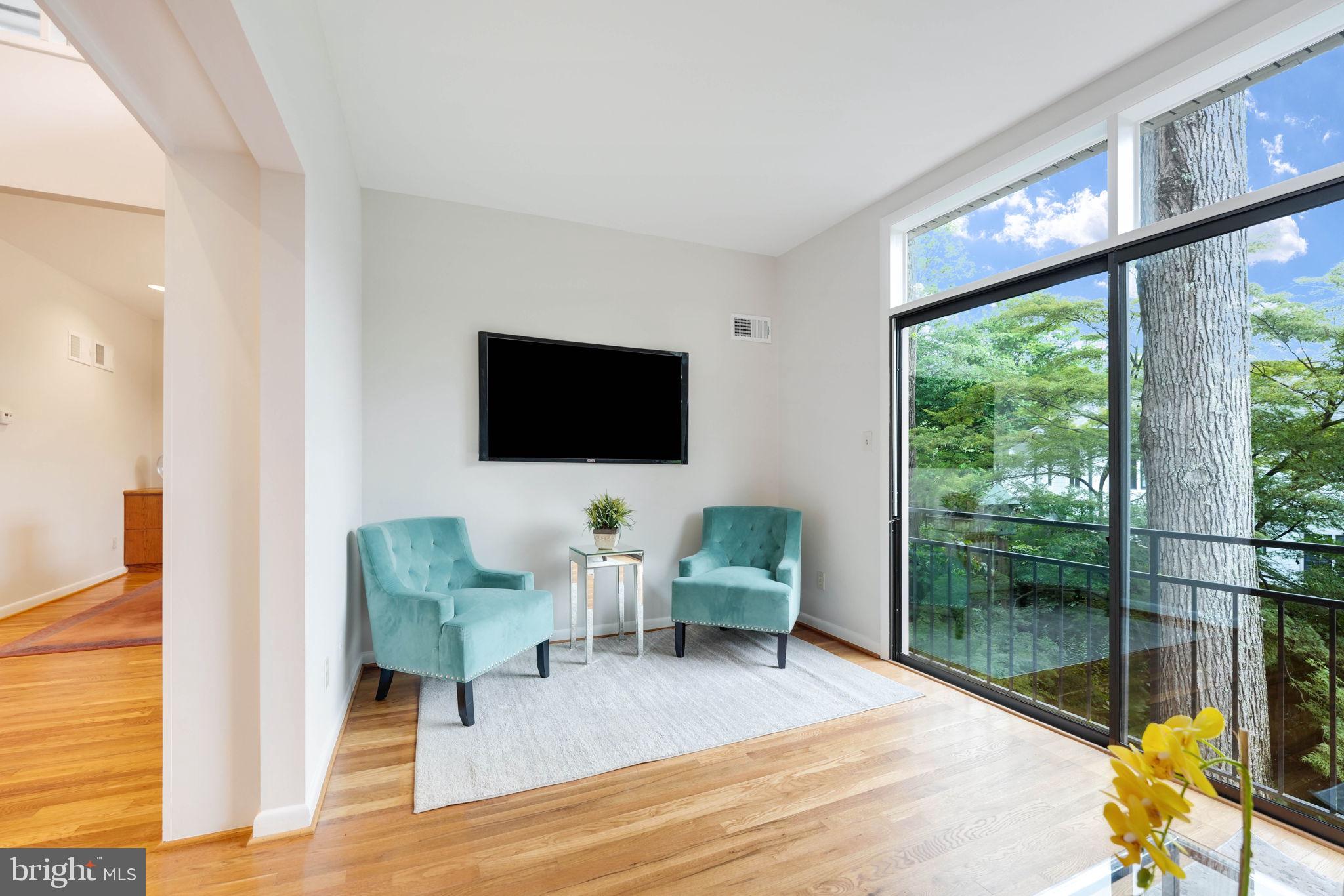 CHAIN BRIDGE FOREST - Residential