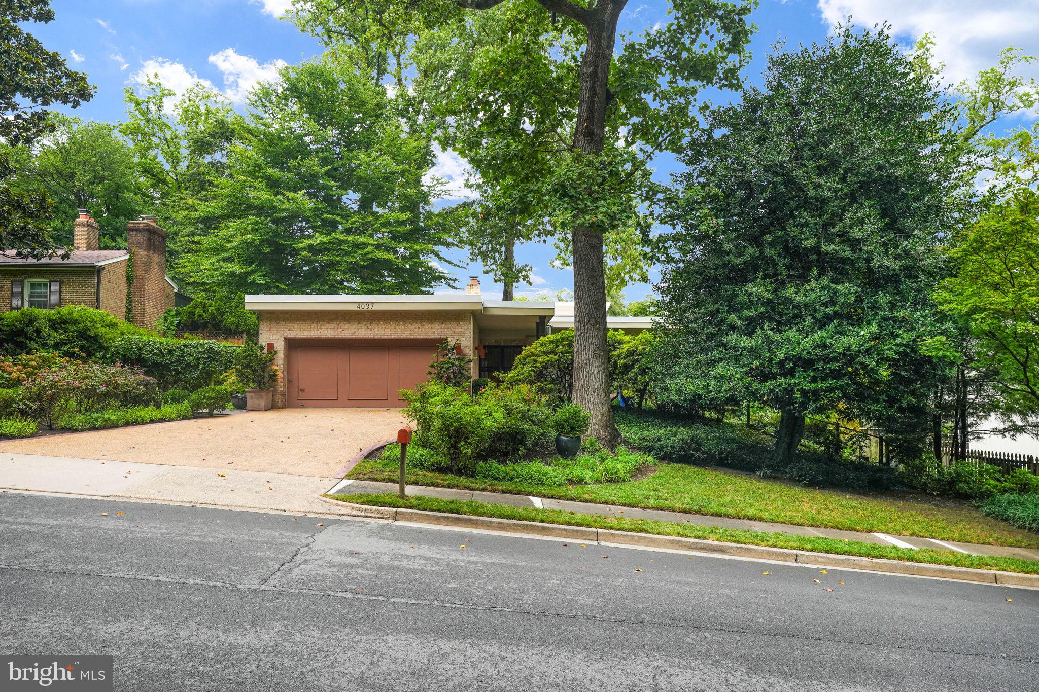 CHAIN BRIDGE FOREST - Residential