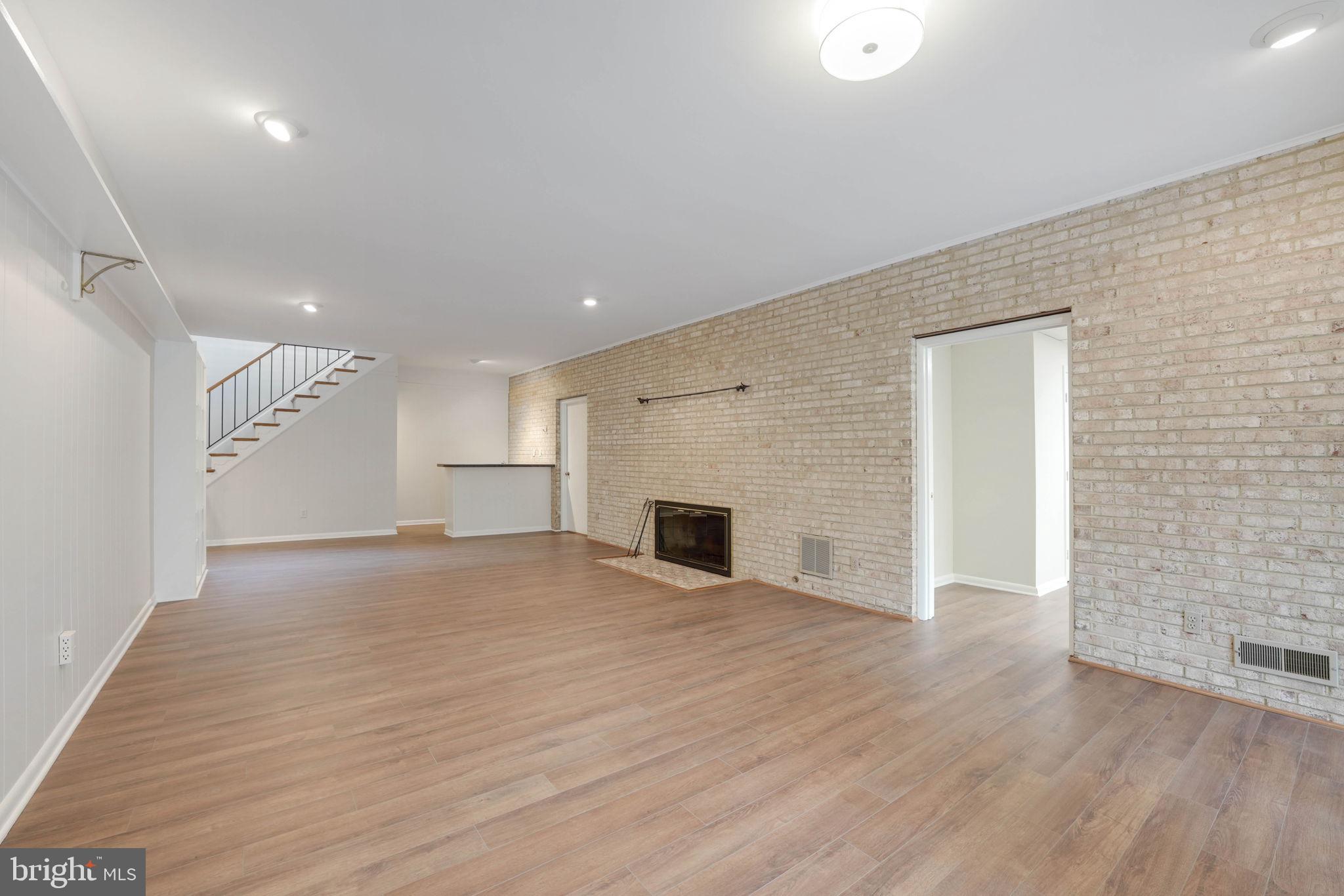 CHAIN BRIDGE FOREST - Residential