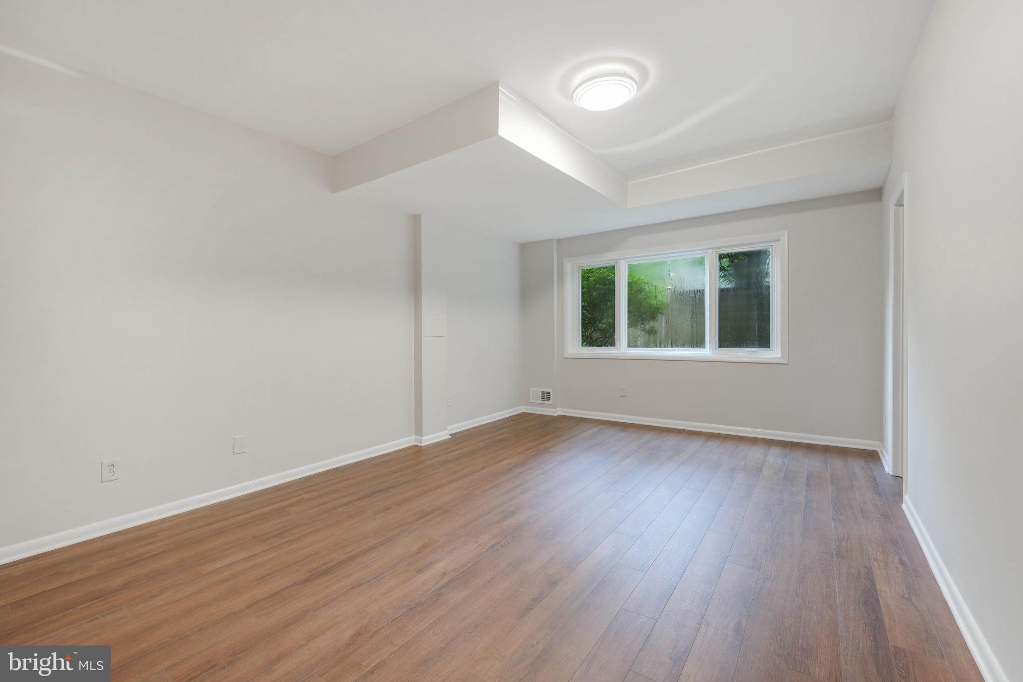 CHAIN BRIDGE FOREST - Residential