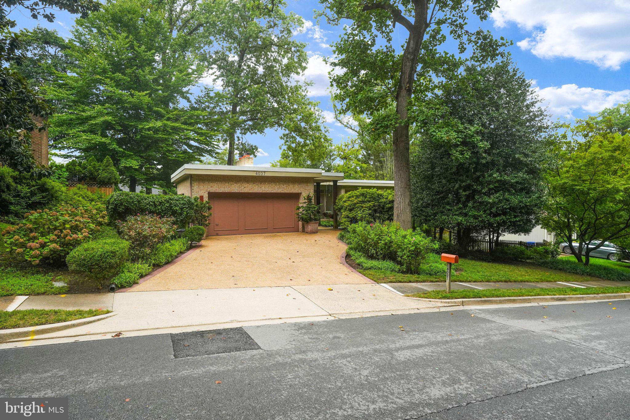 CHAIN BRIDGE FOREST - Residential