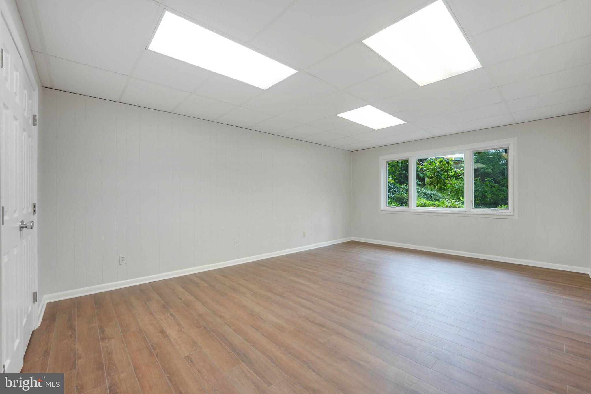 CHAIN BRIDGE FOREST - Residential