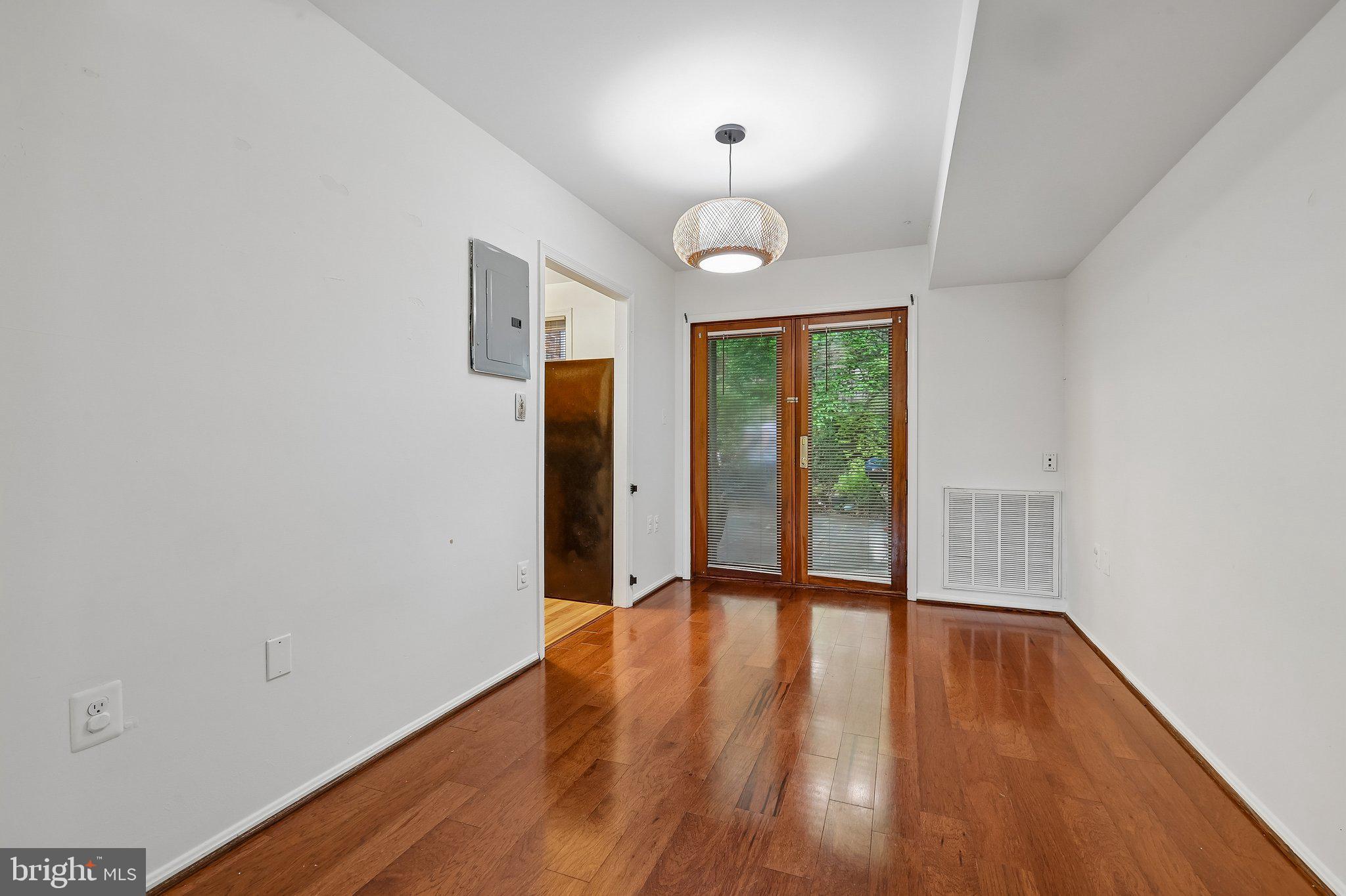 REGENT SQUARE - Residential