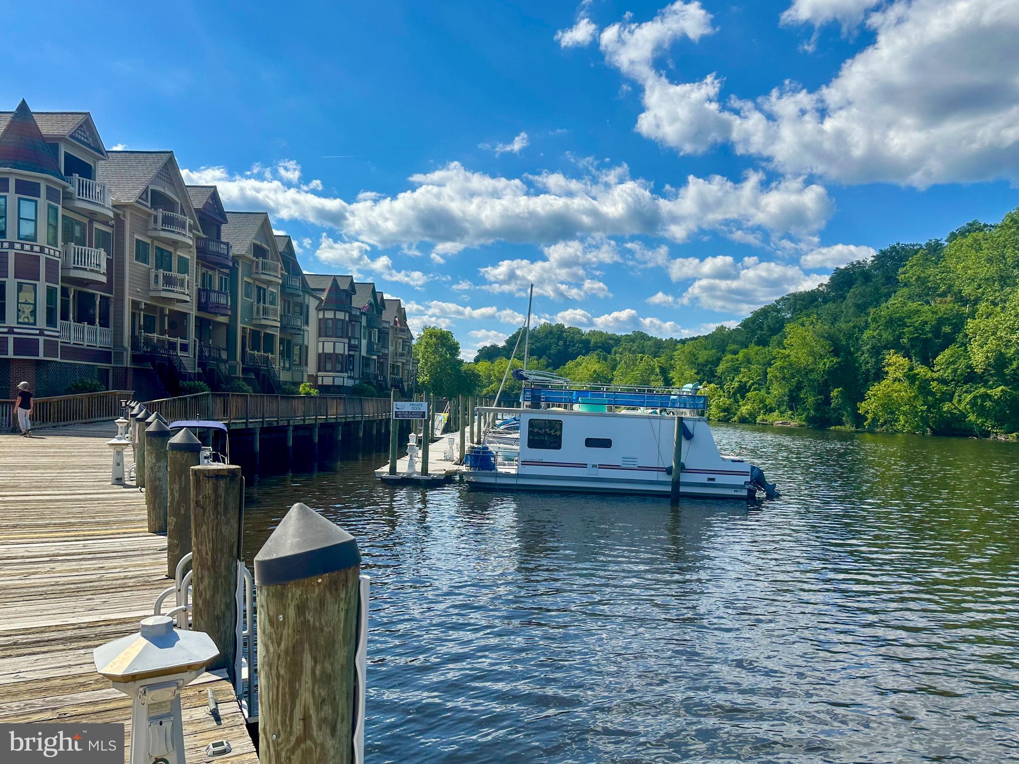 THE TOWNS OF OCCOQUAN MI - Residential Lease