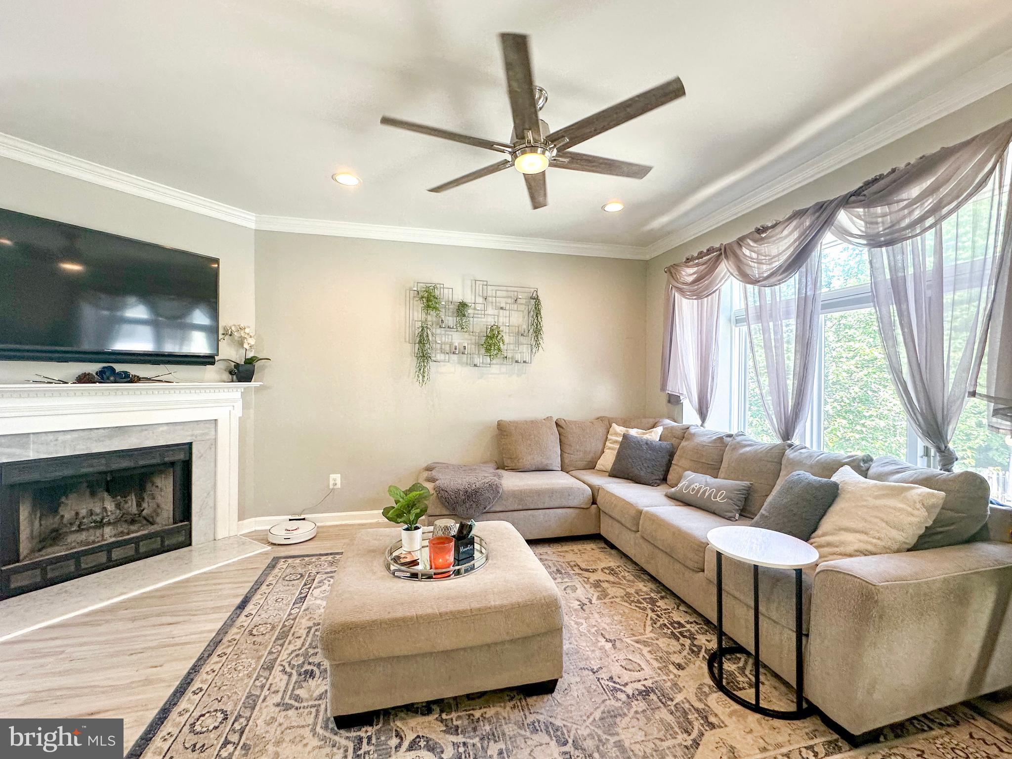 THE TOWNS OF OCCOQUAN MI - Residential Lease