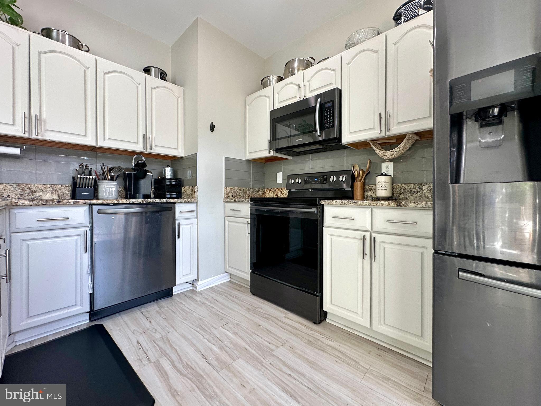 THE TOWNS OF OCCOQUAN MI - Residential Lease