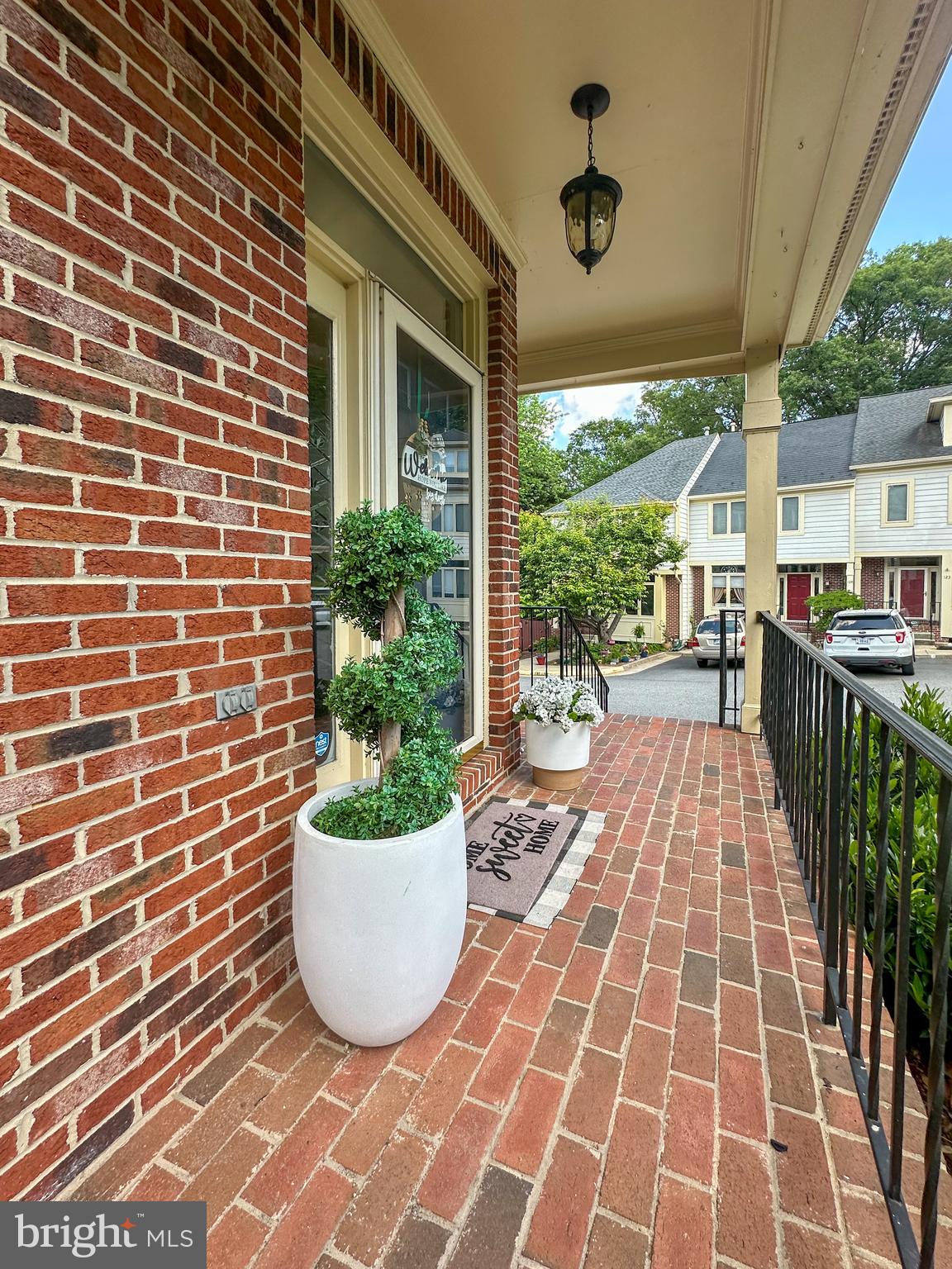 THE TOWNS OF OCCOQUAN MI - Residential Lease