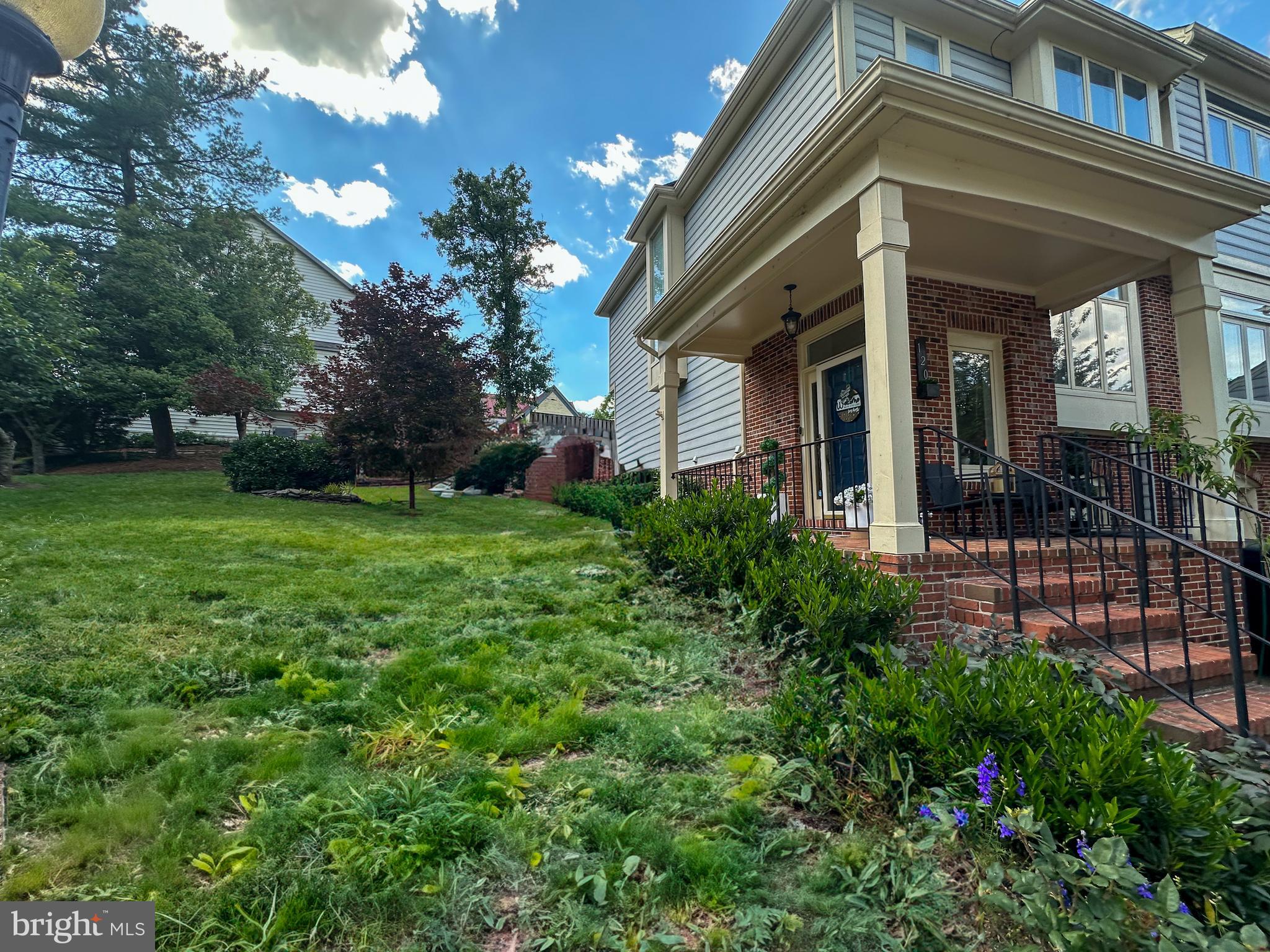 THE TOWNS OF OCCOQUAN MI - Residential Lease