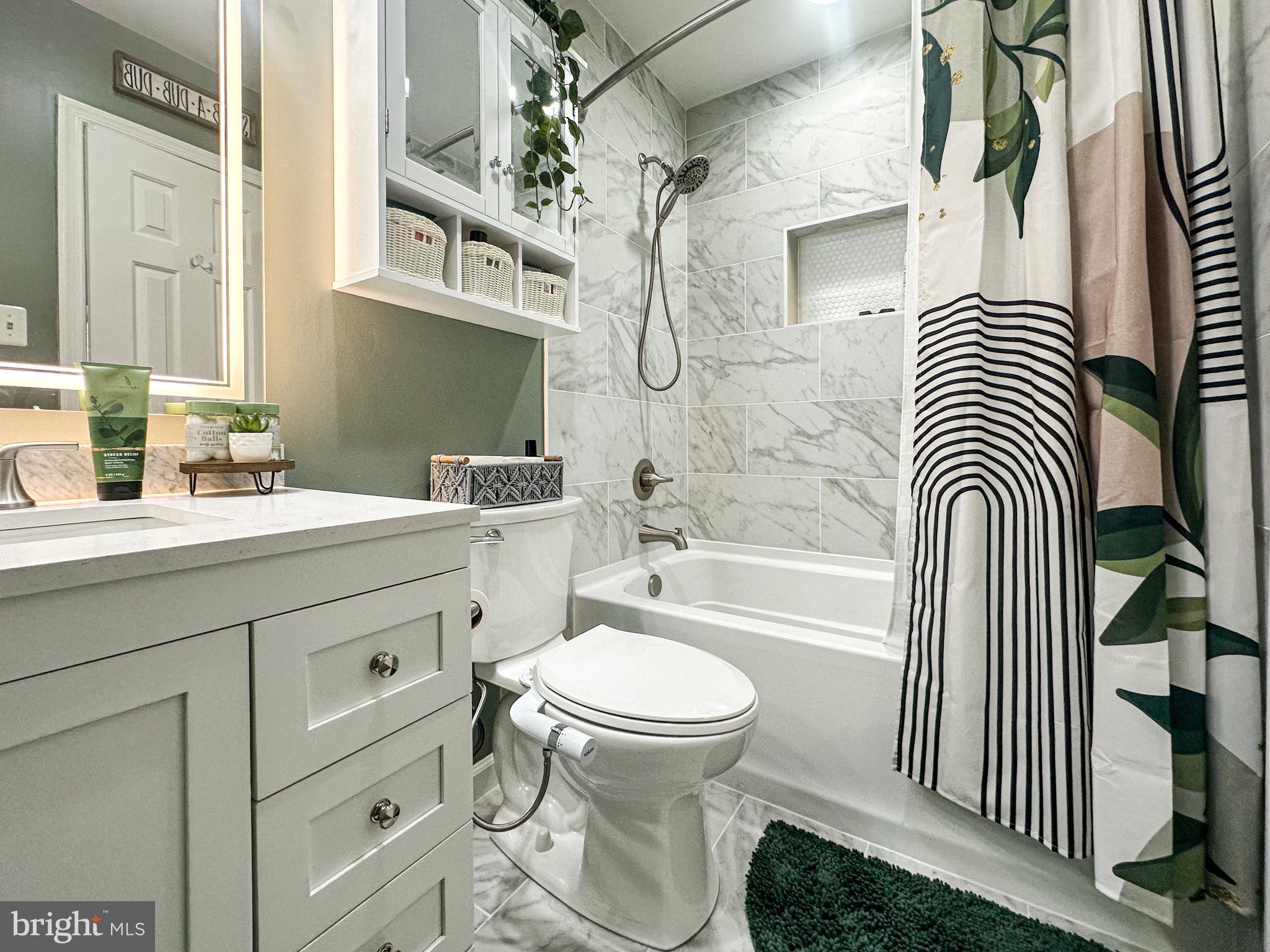 THE TOWNS OF OCCOQUAN MI - Residential Lease