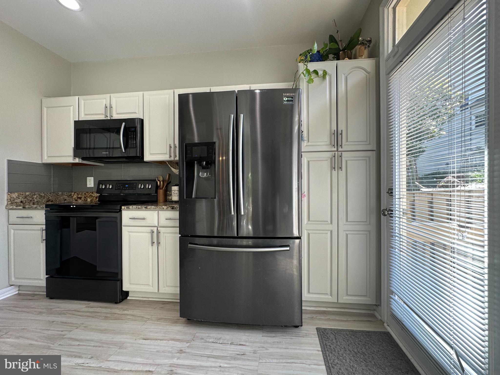 THE TOWNS OF OCCOQUAN MI - Residential Lease