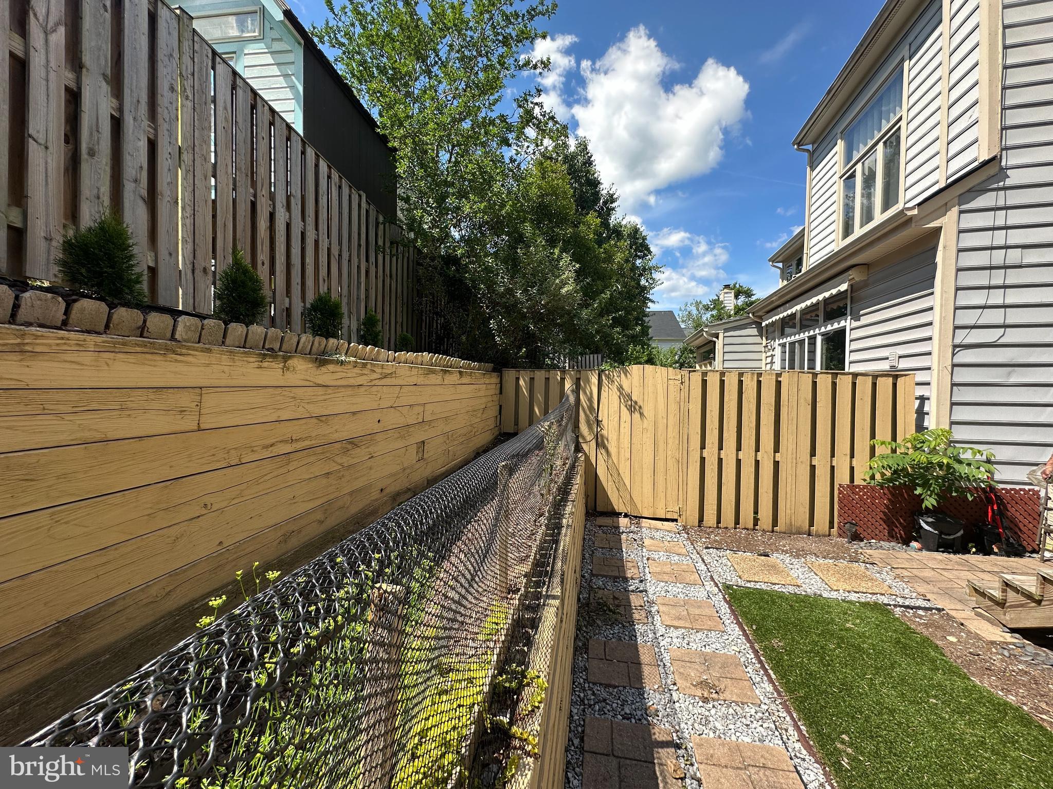 THE TOWNS OF OCCOQUAN MI - Residential Lease