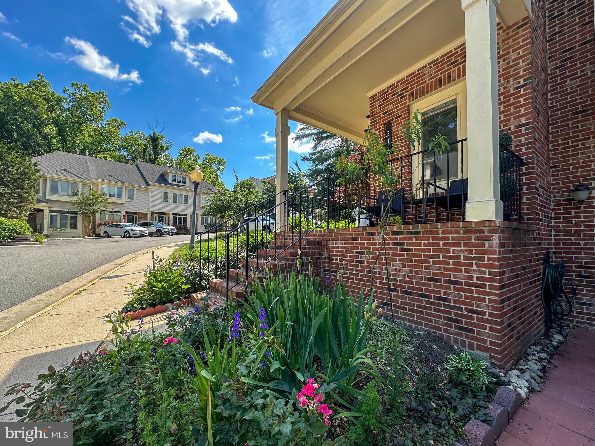 THE TOWNS OF OCCOQUAN MI - Residential Lease