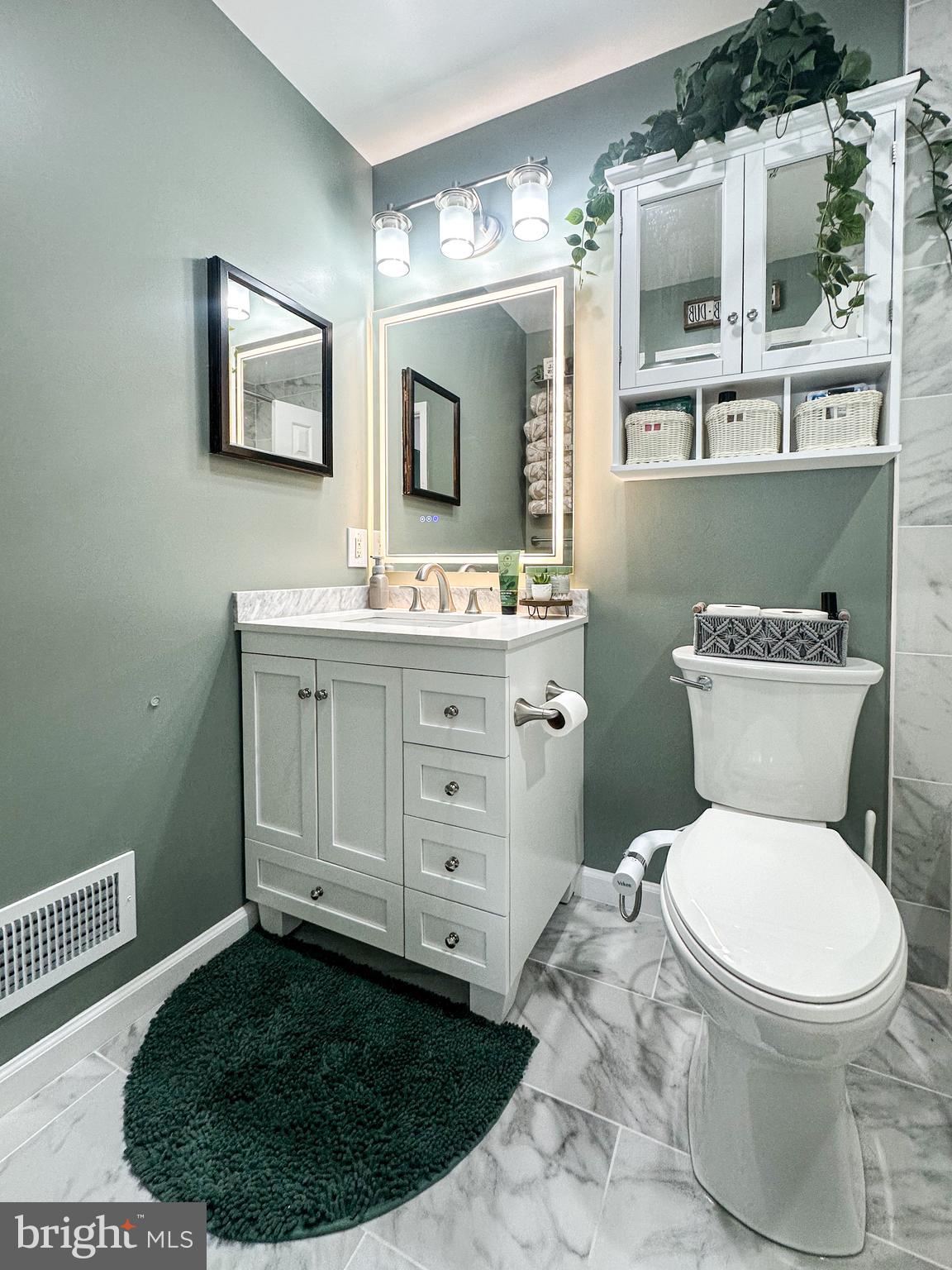 THE TOWNS OF OCCOQUAN MI - Residential Lease