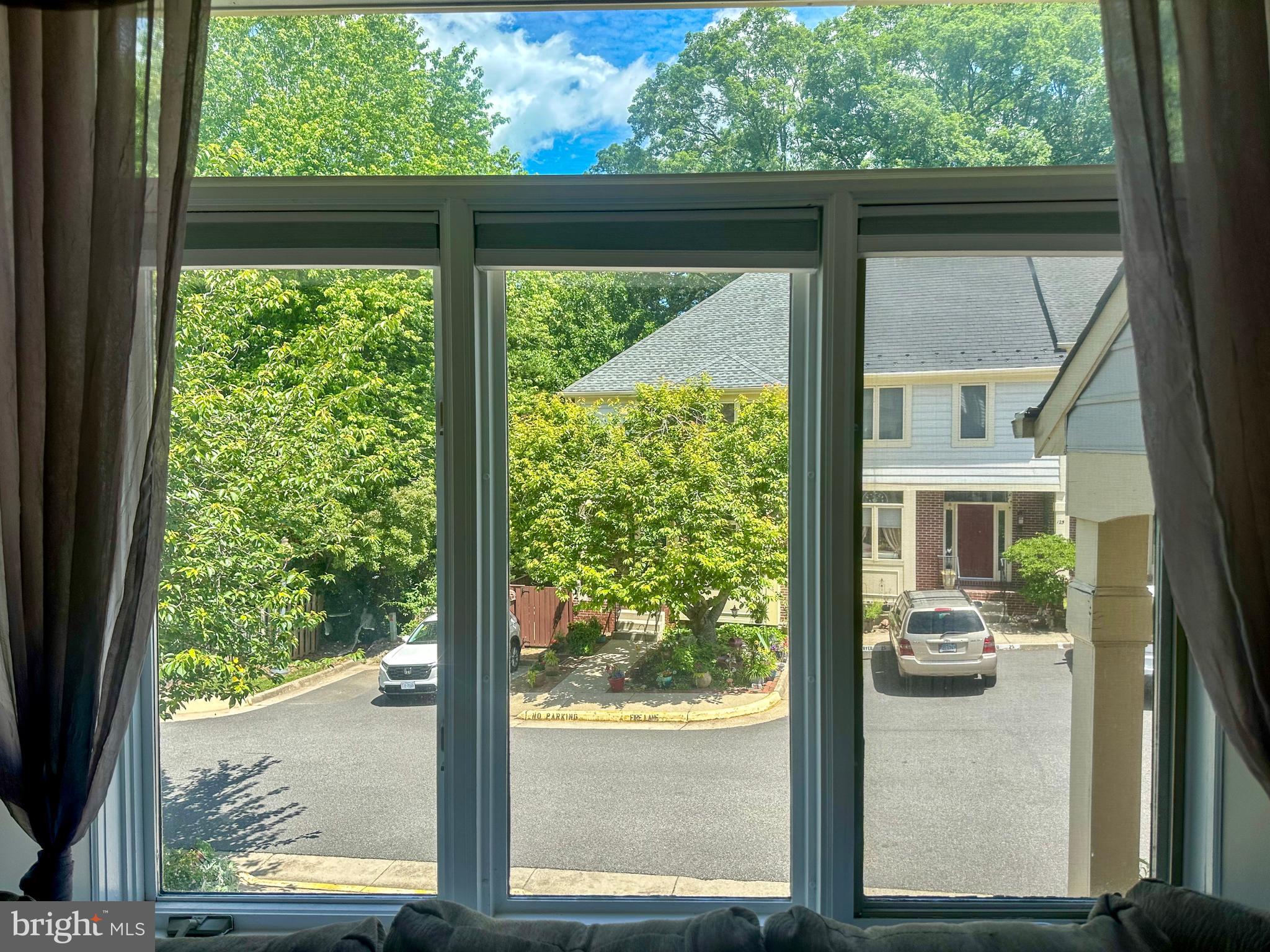 THE TOWNS OF OCCOQUAN MI - Residential Lease